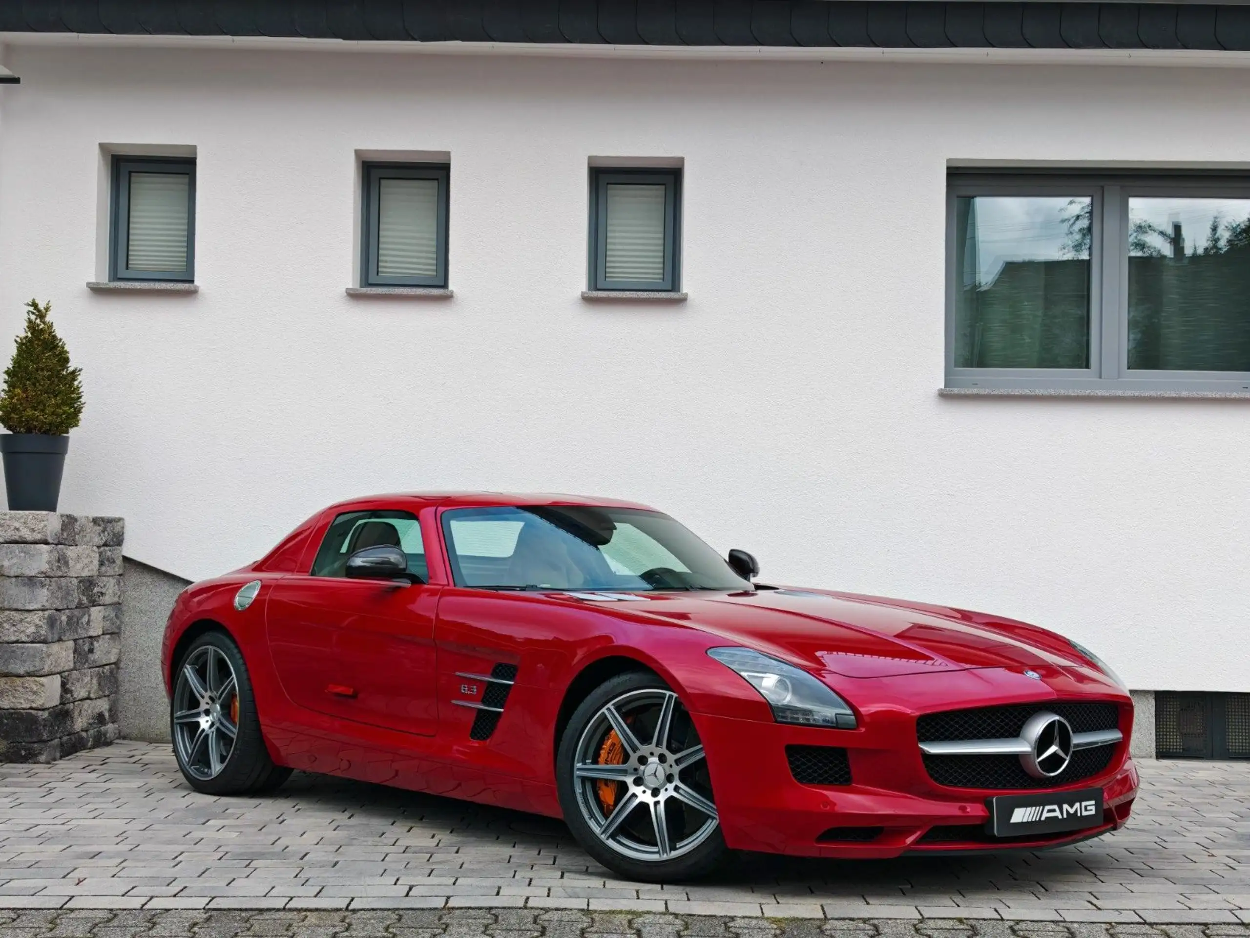 Mercedes-Benz - SLS