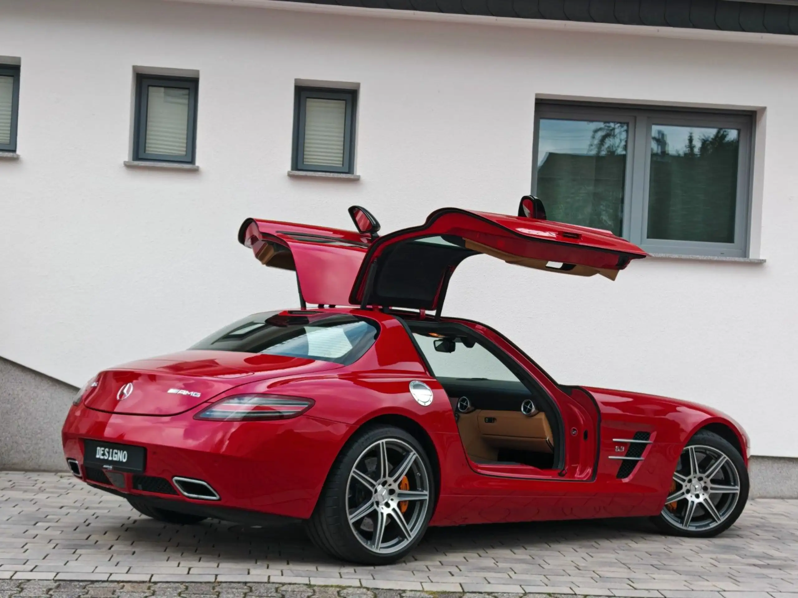 Mercedes-Benz - SLS