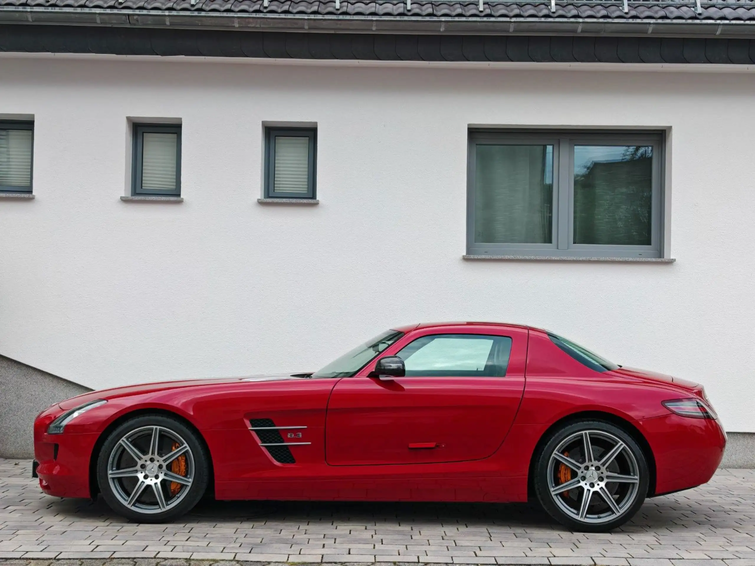 Mercedes-Benz - SLS