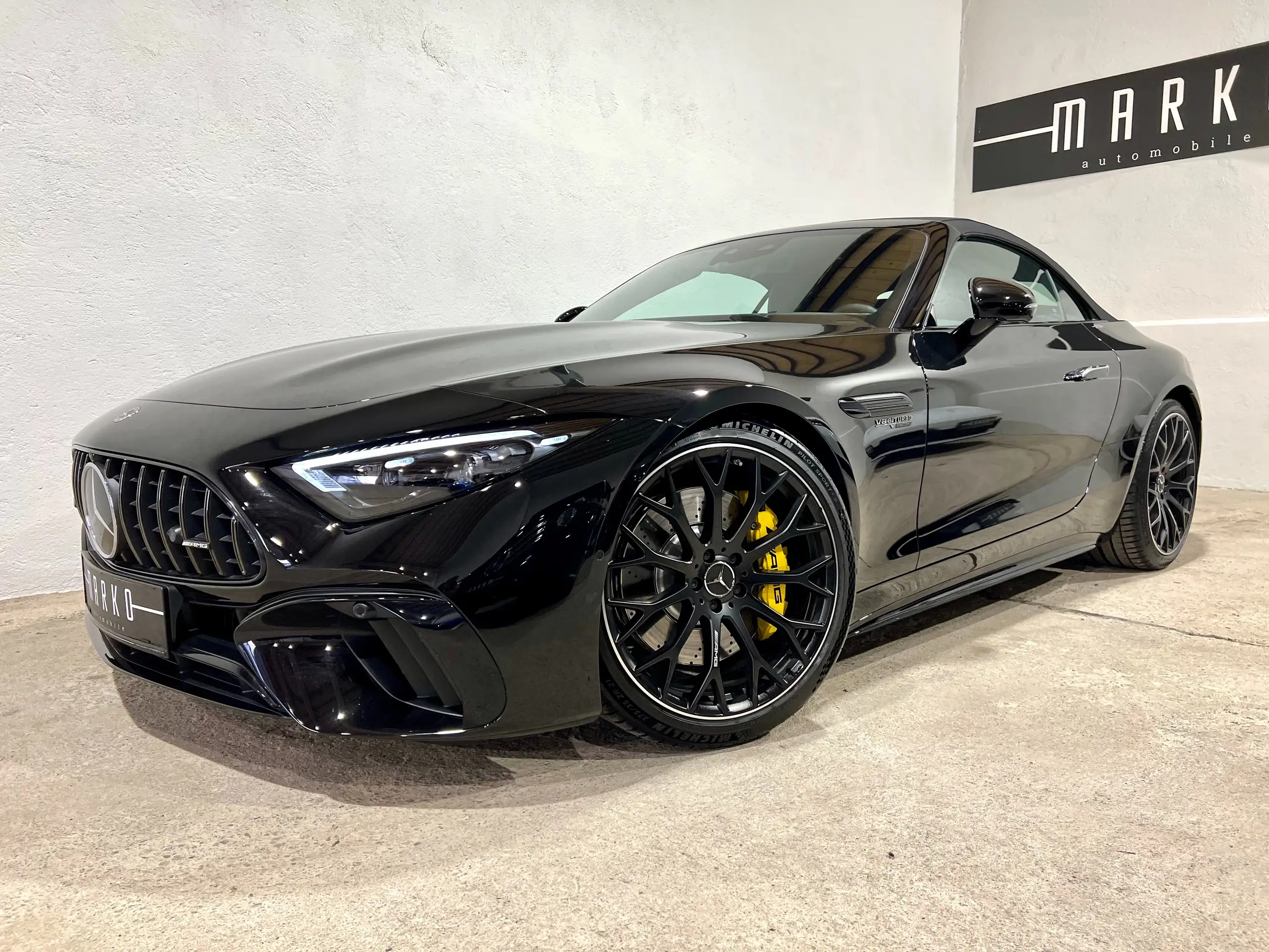 Mercedes-Benz - SL 63 AMG