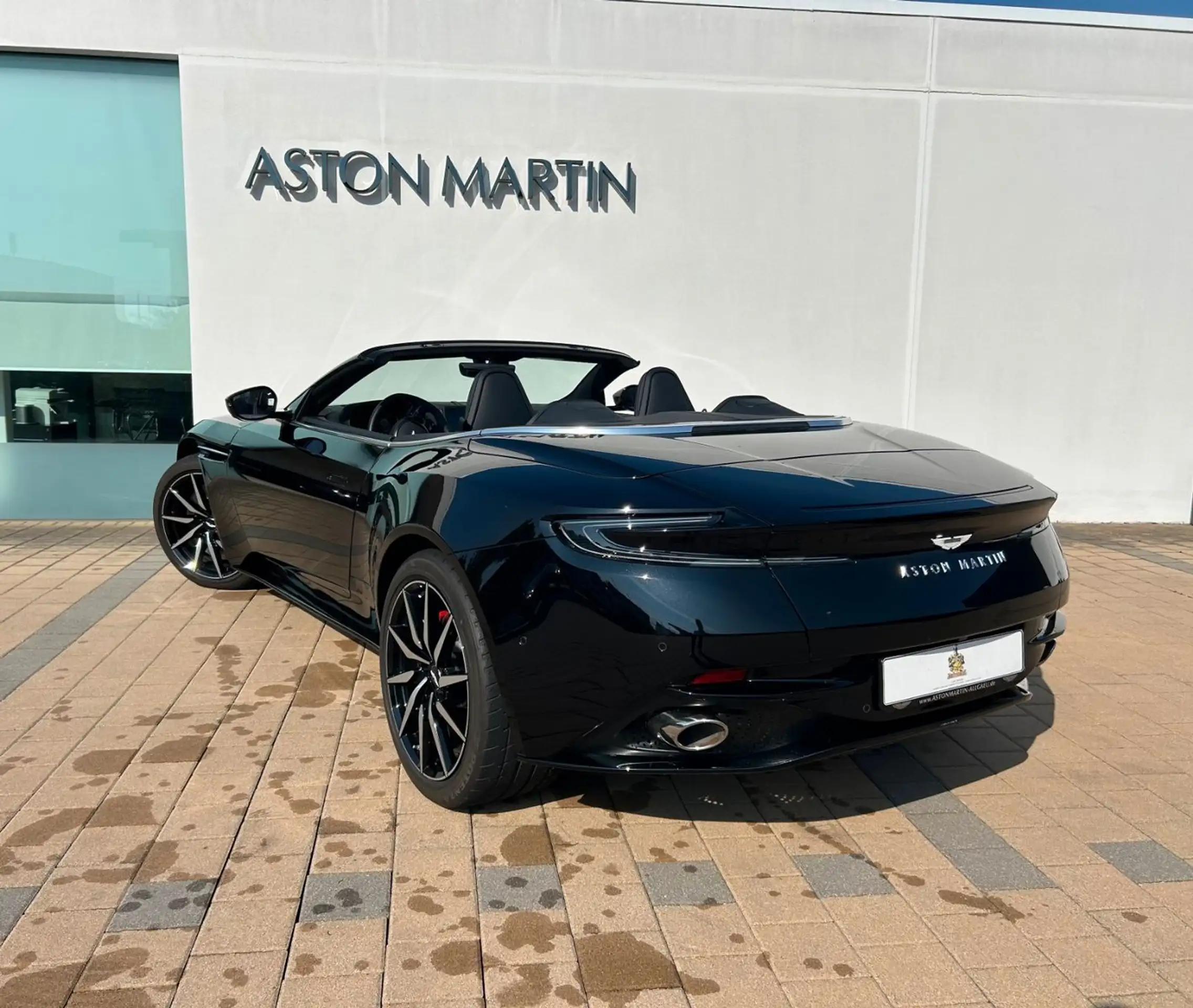 Aston Martin - DB11