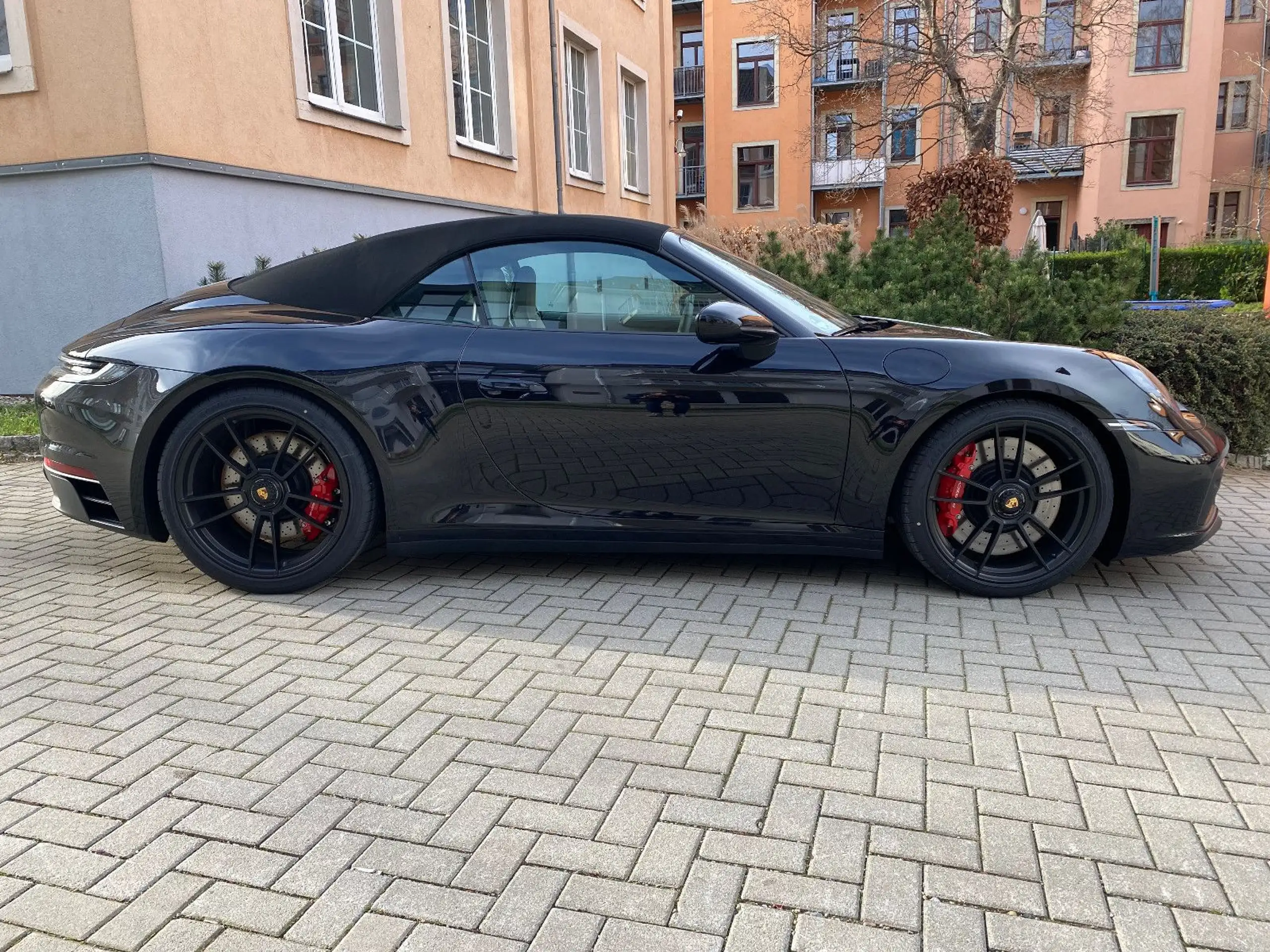 Porsche - 911