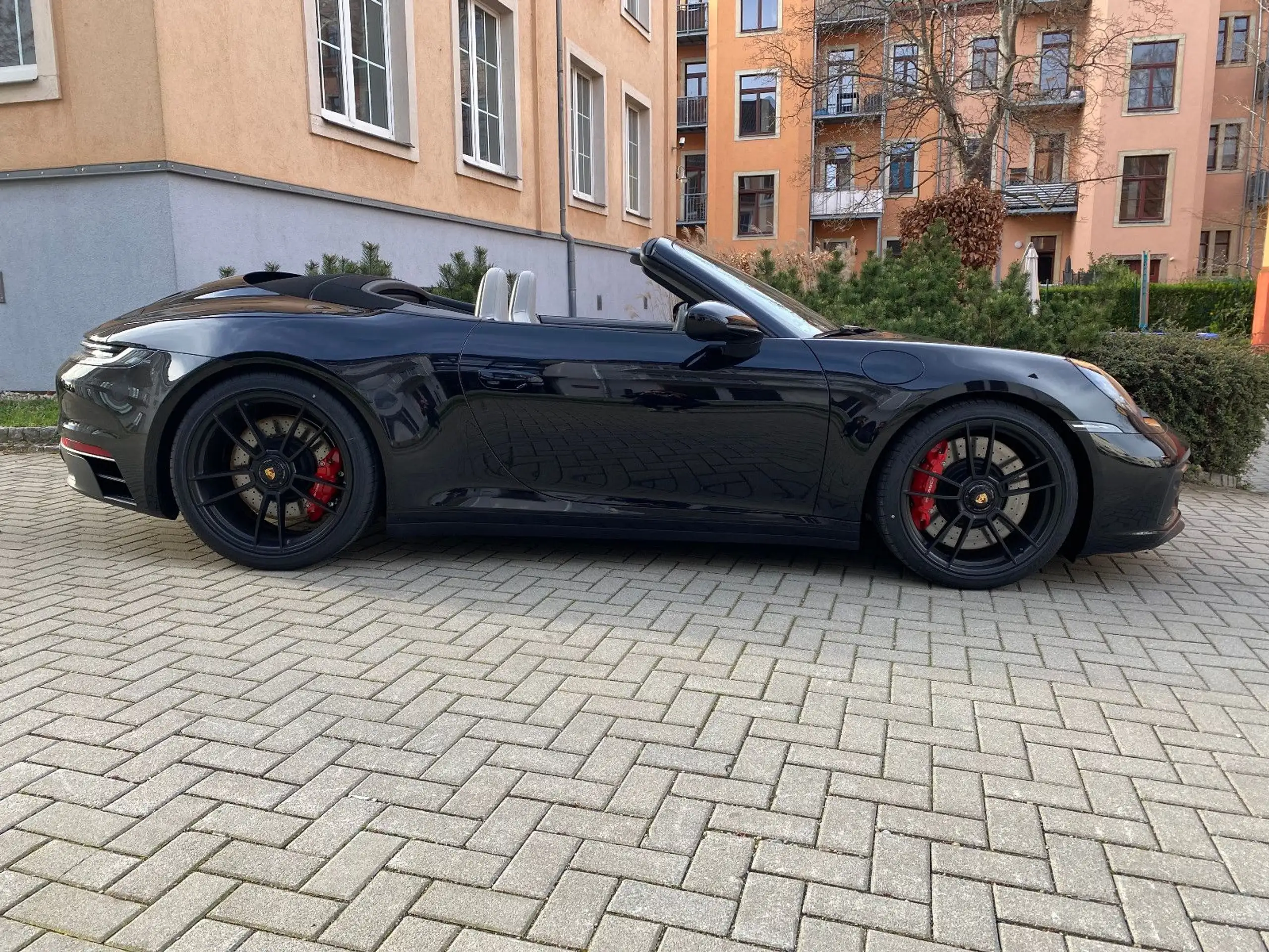 Porsche - 911