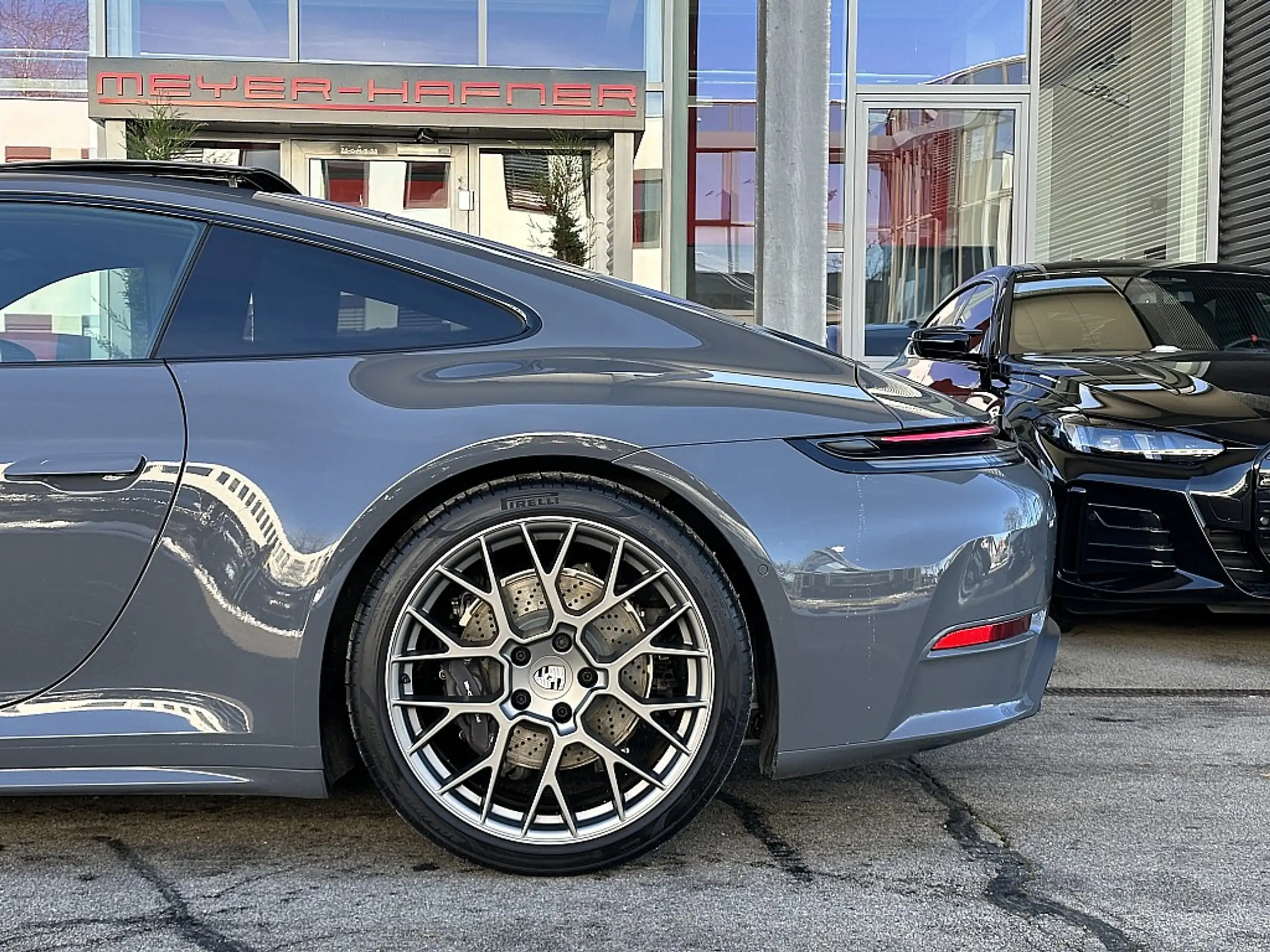 Porsche - 911