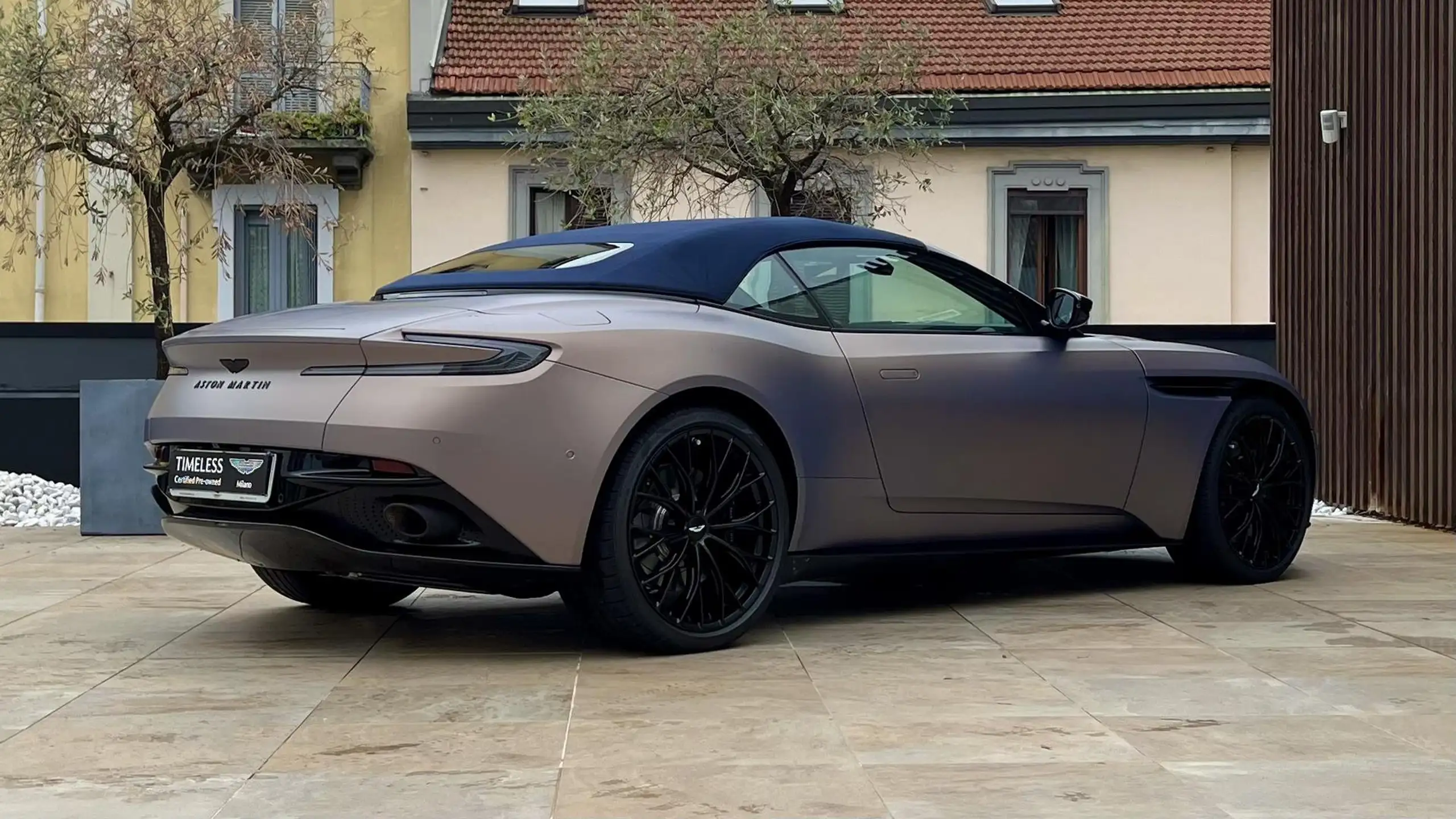 Aston Martin - DB11