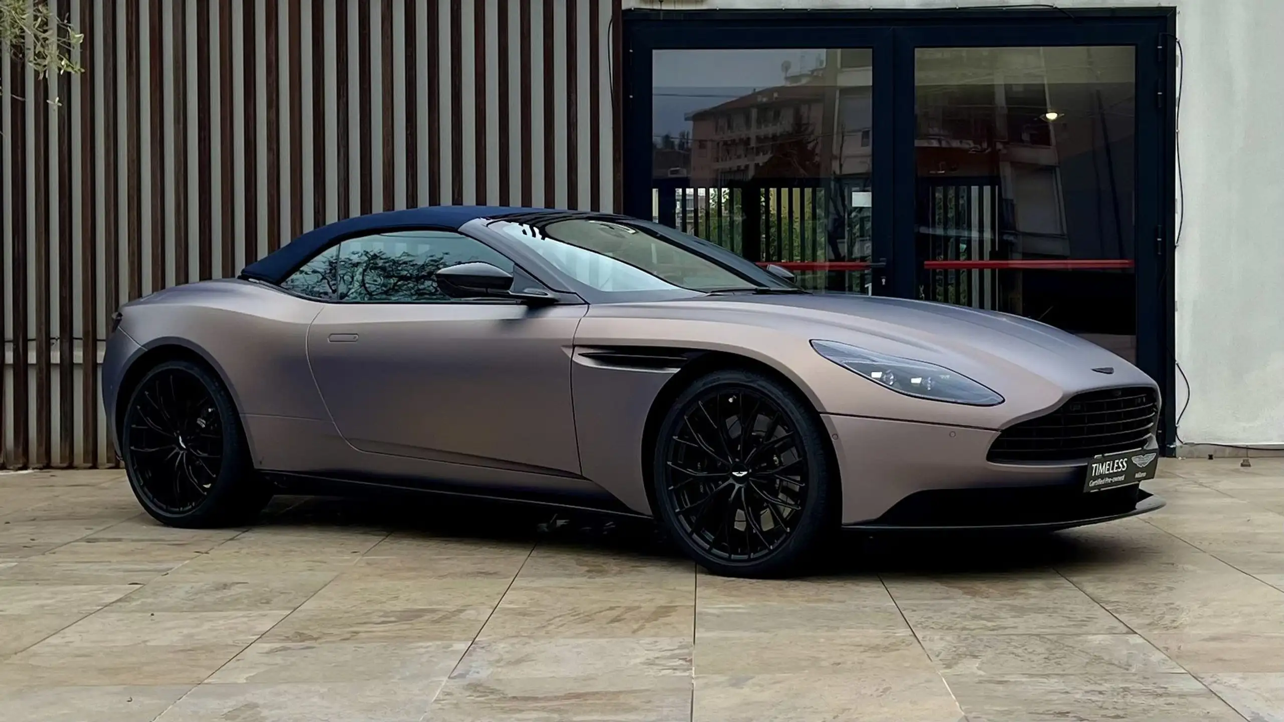 Aston Martin - DB11