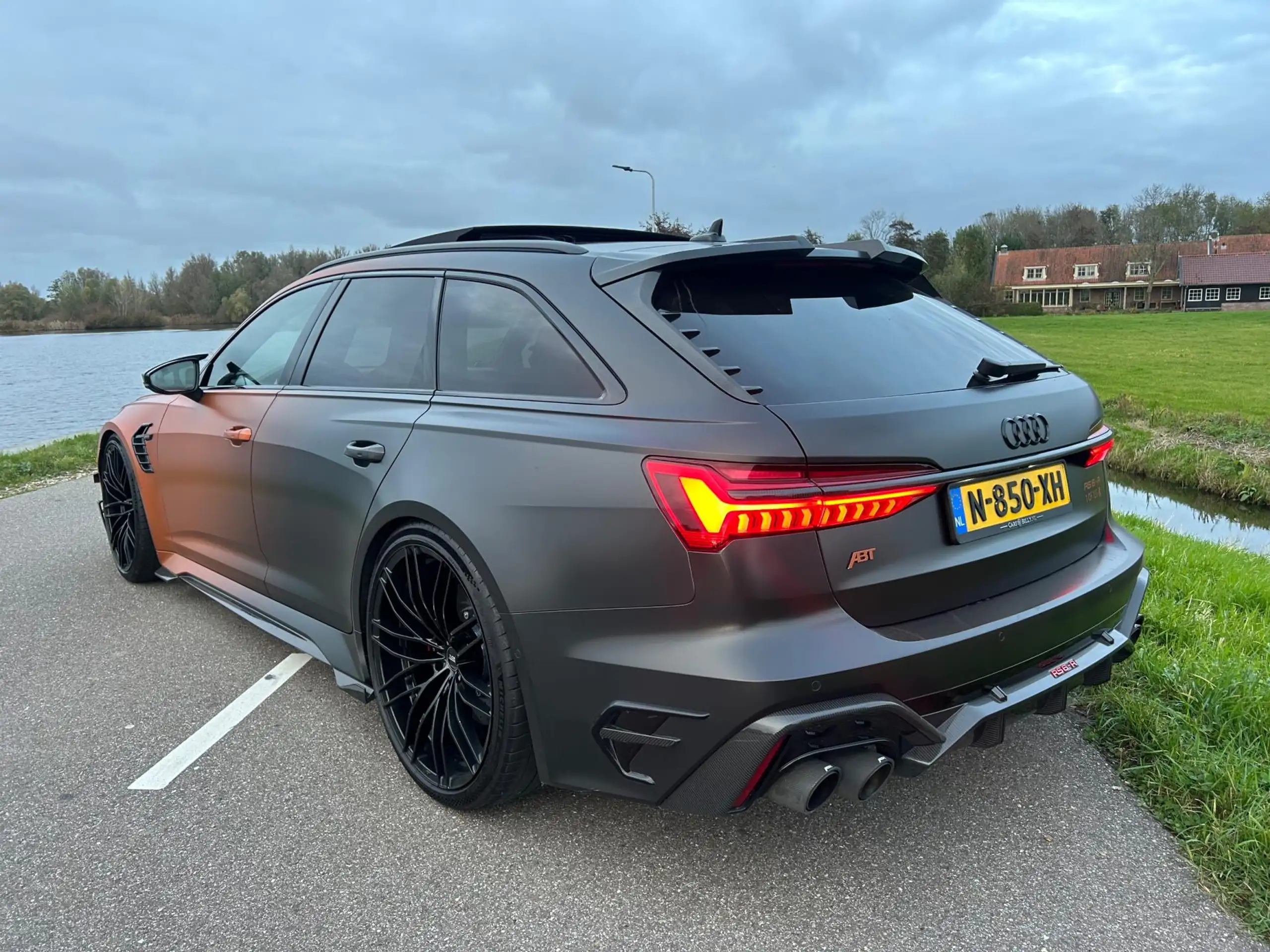 Audi - RS6