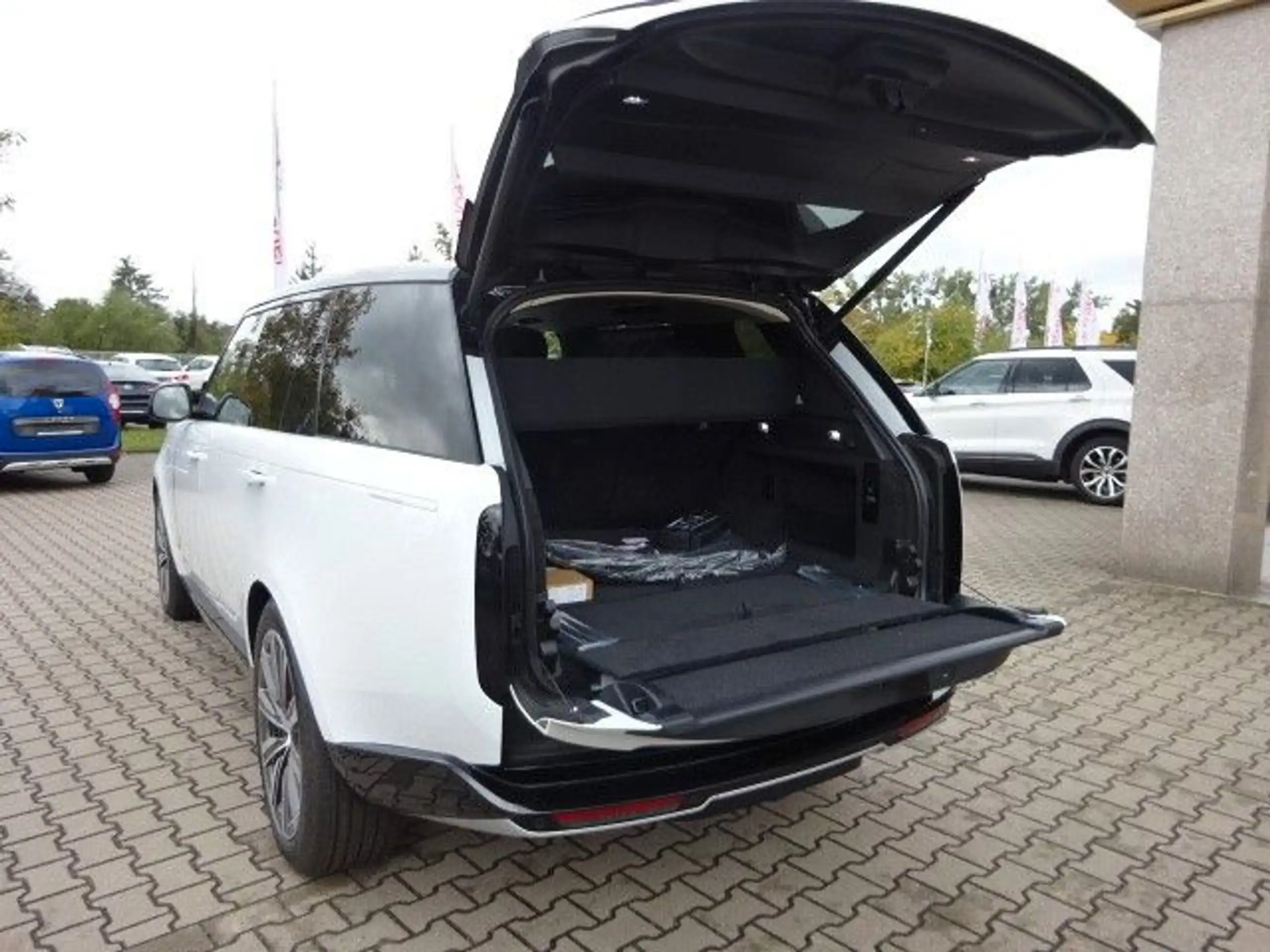 Land Rover - Range Rover