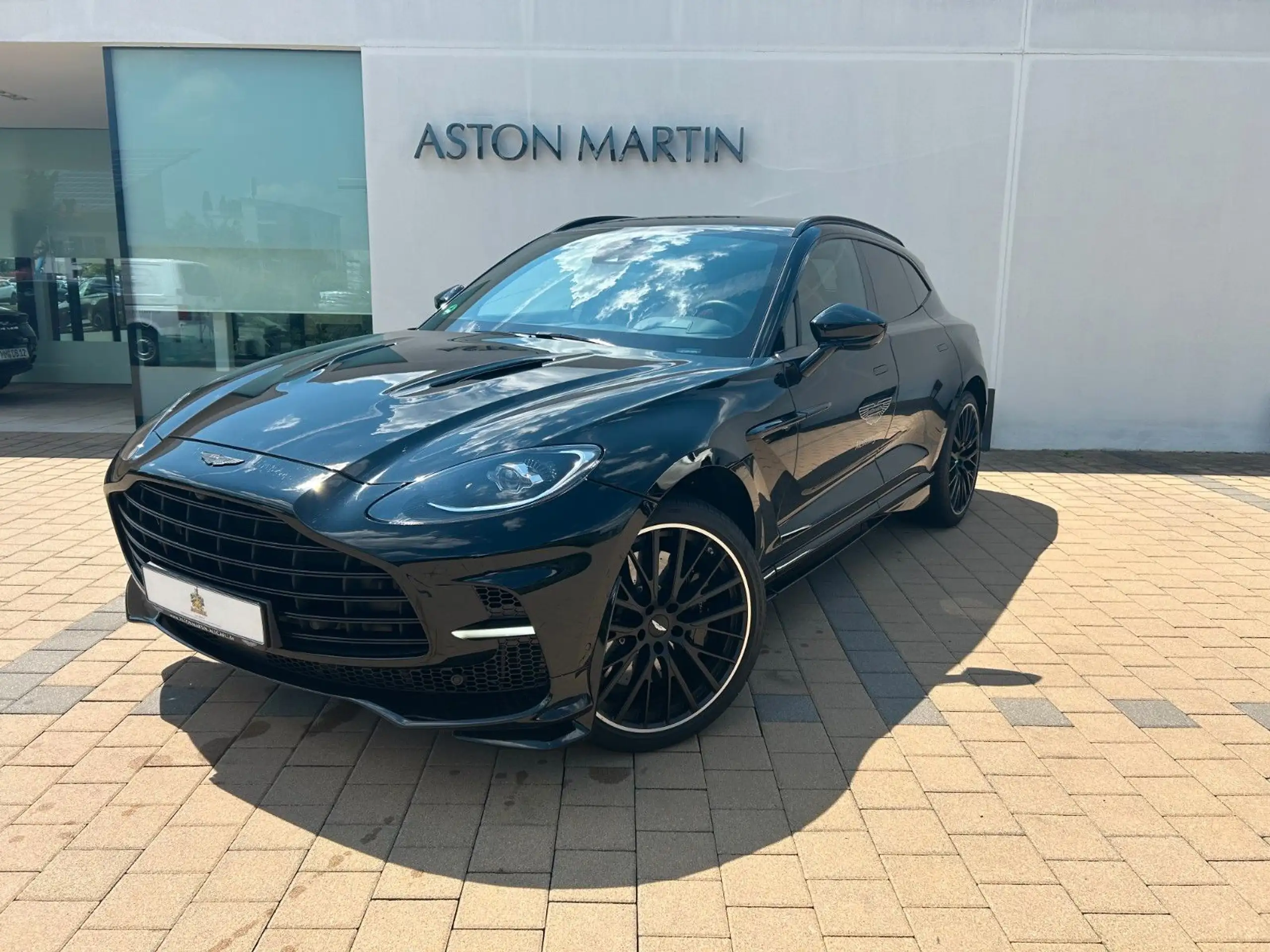 Aston Martin DBX 2023