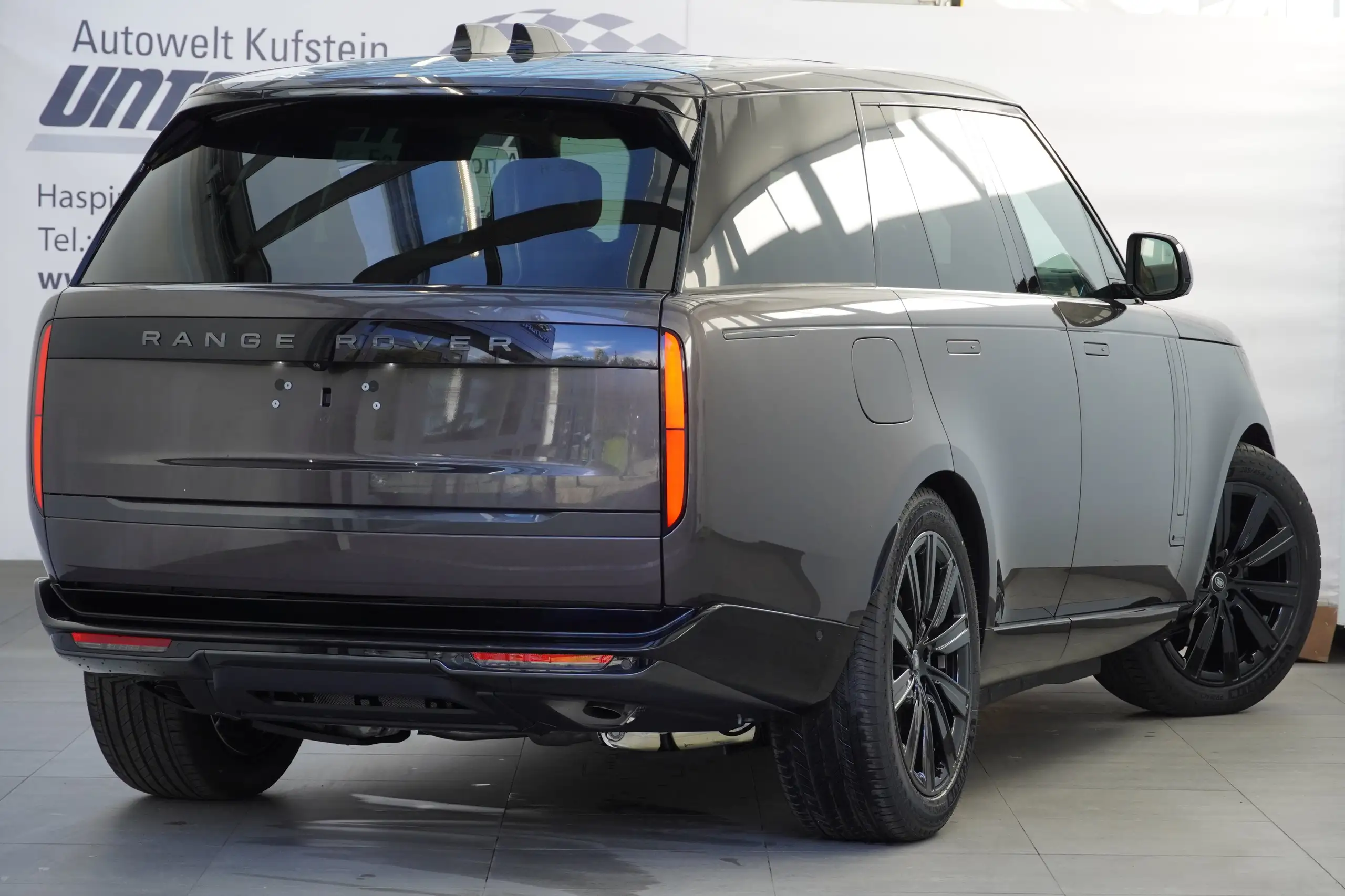 Land Rover - Range Rover