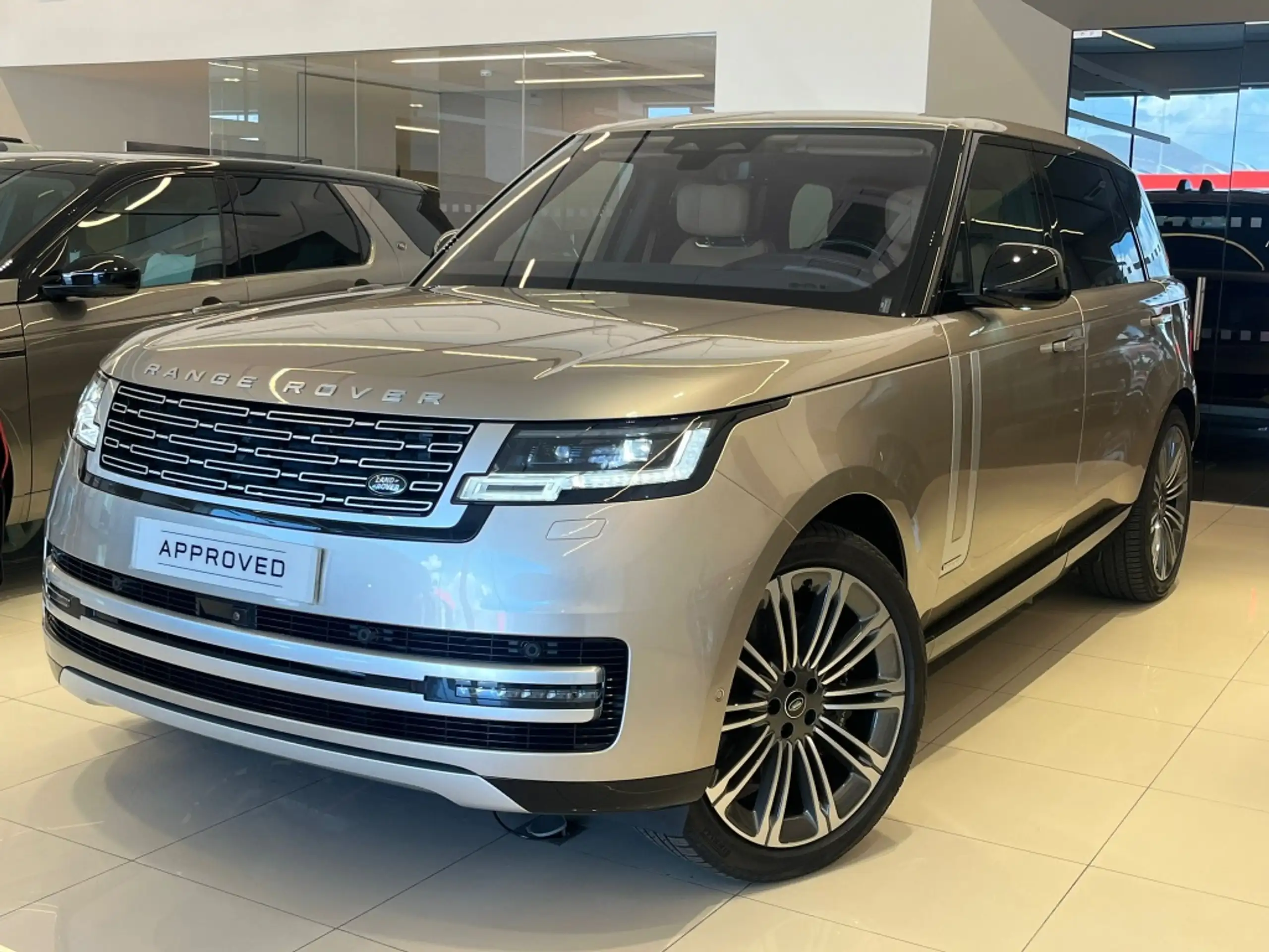 Land Rover - Range Rover