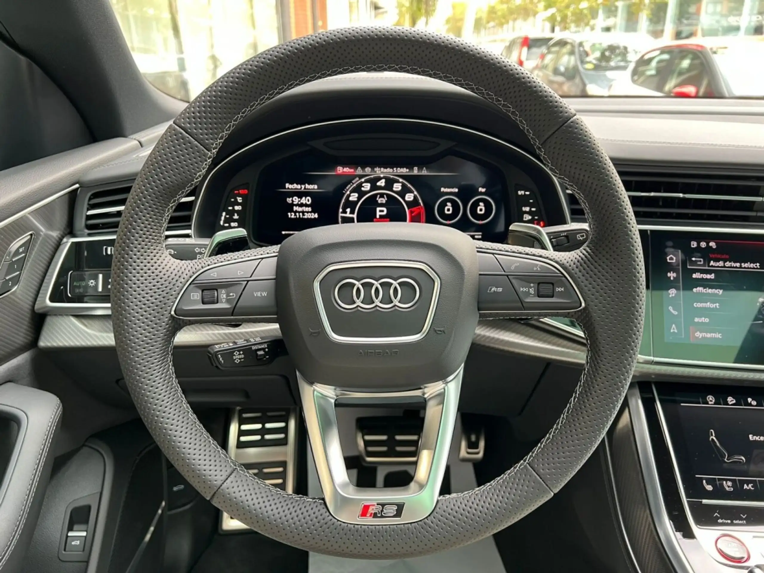 Audi - Q8