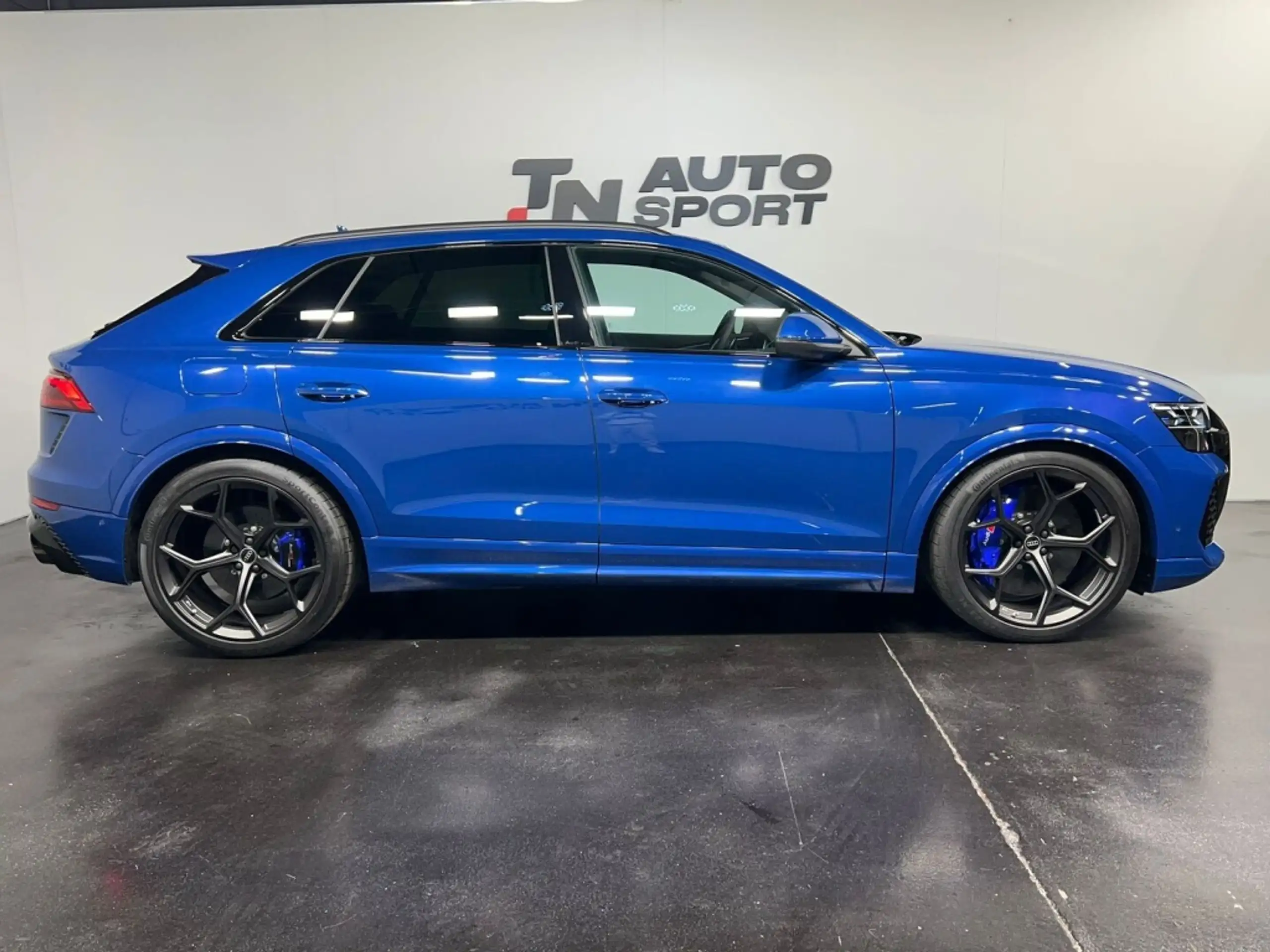 Audi - Q8