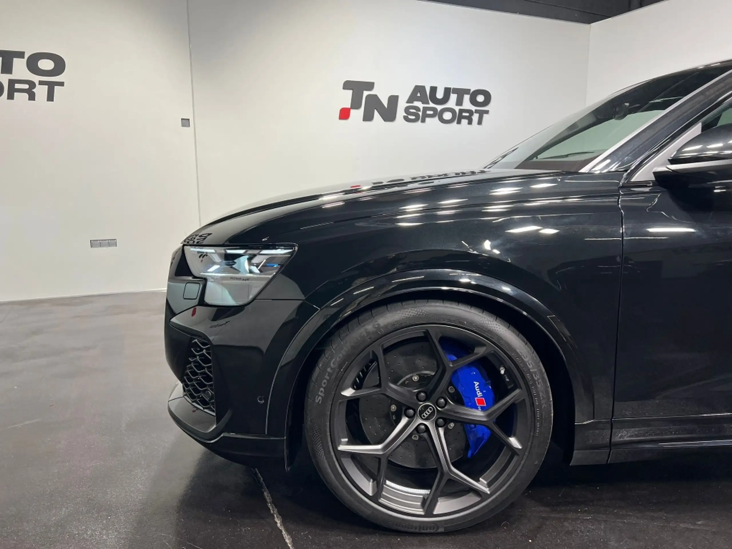 Audi - Q8