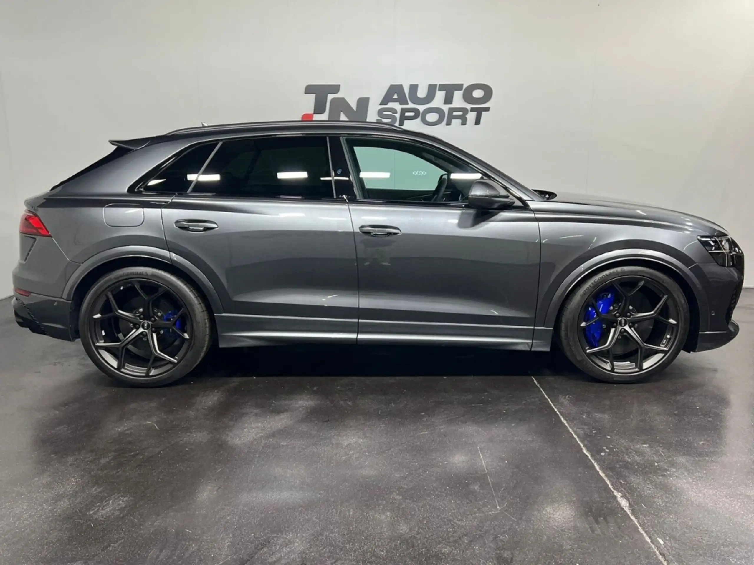 Audi - Q8