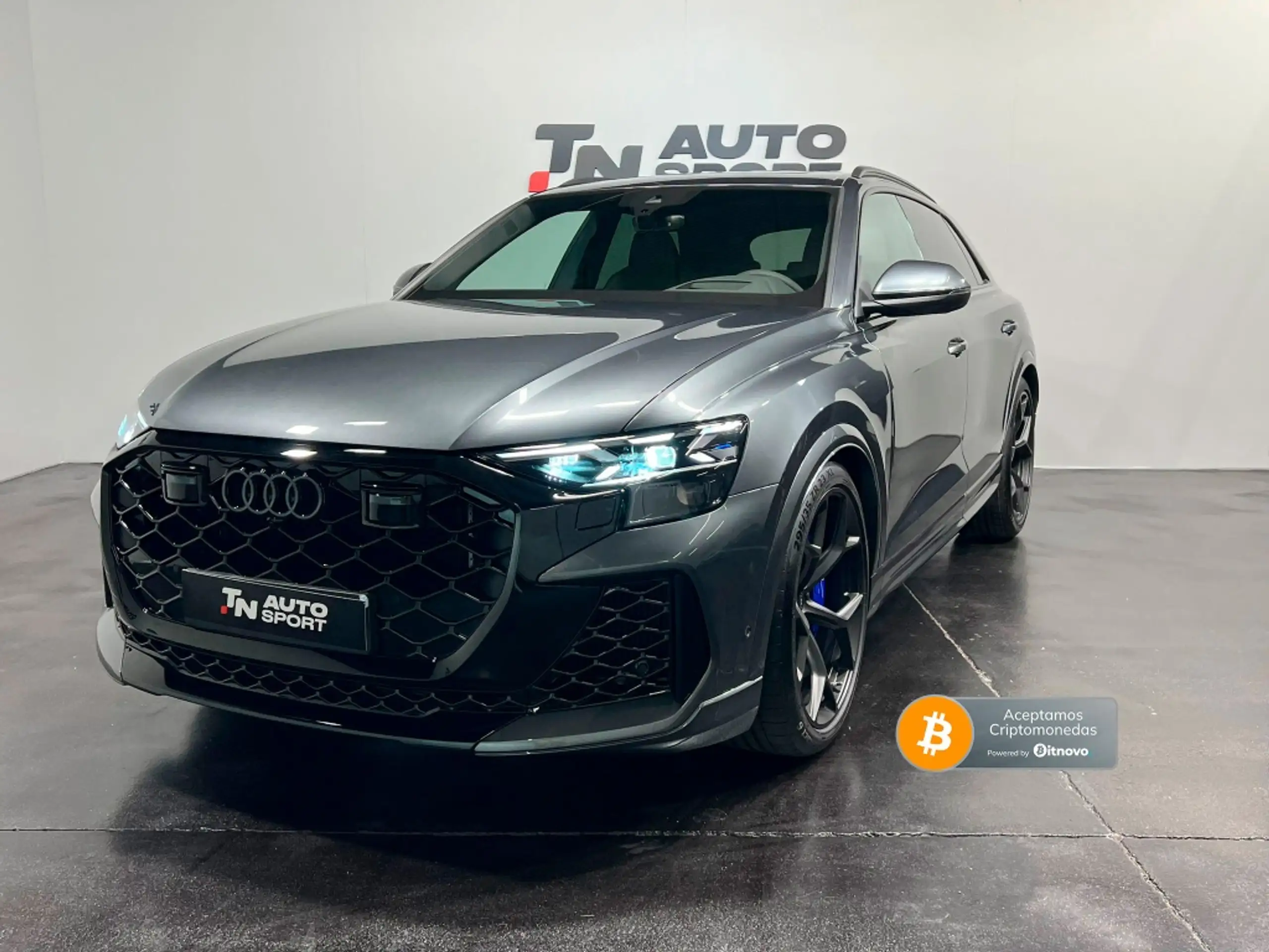 Audi - Q8