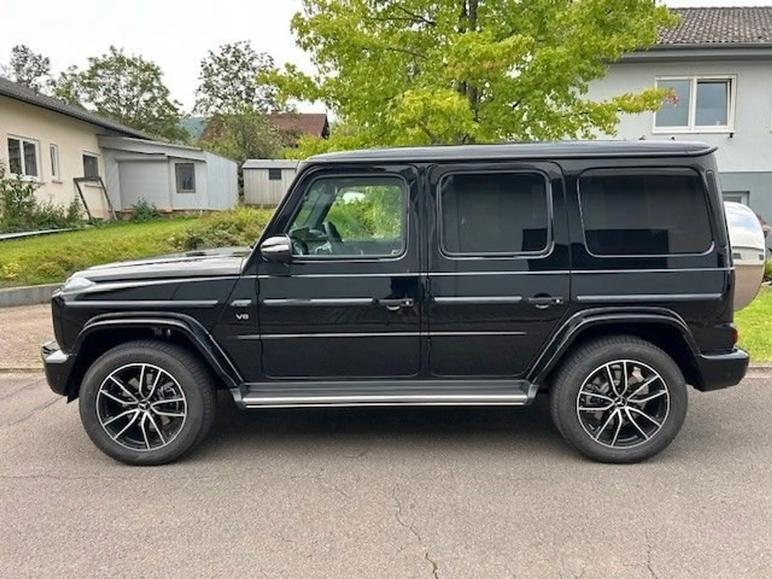 Mercedes-Benz - G 500