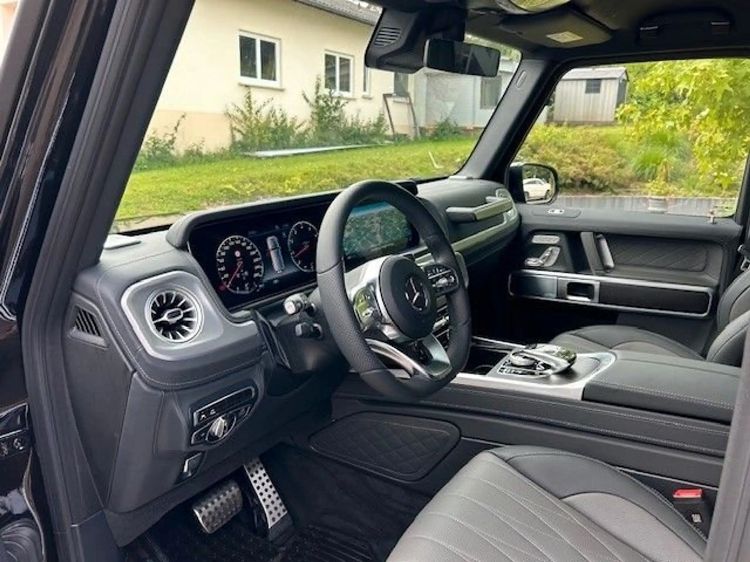 Mercedes-Benz - G 500