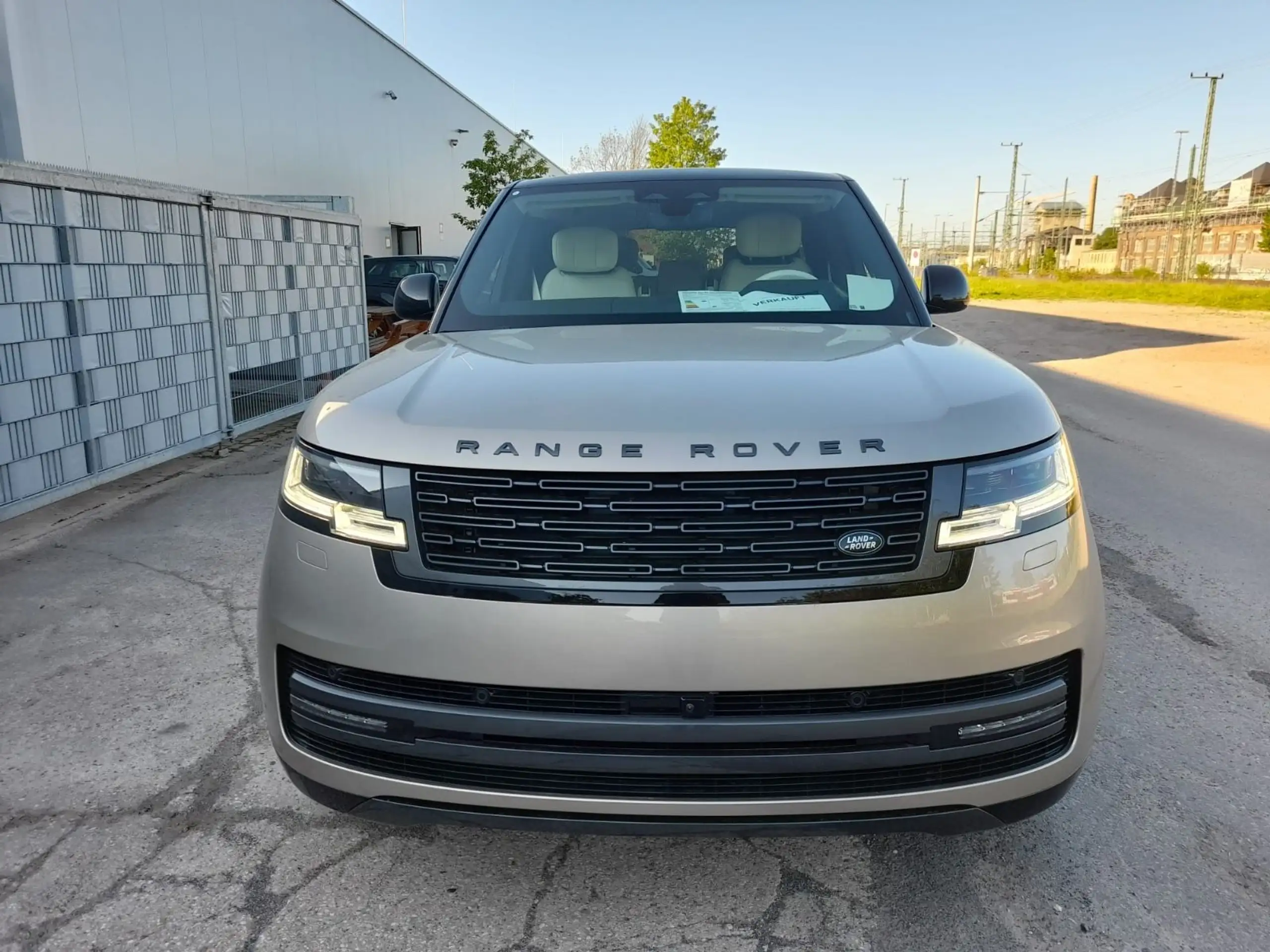 Land Rover - Range Rover