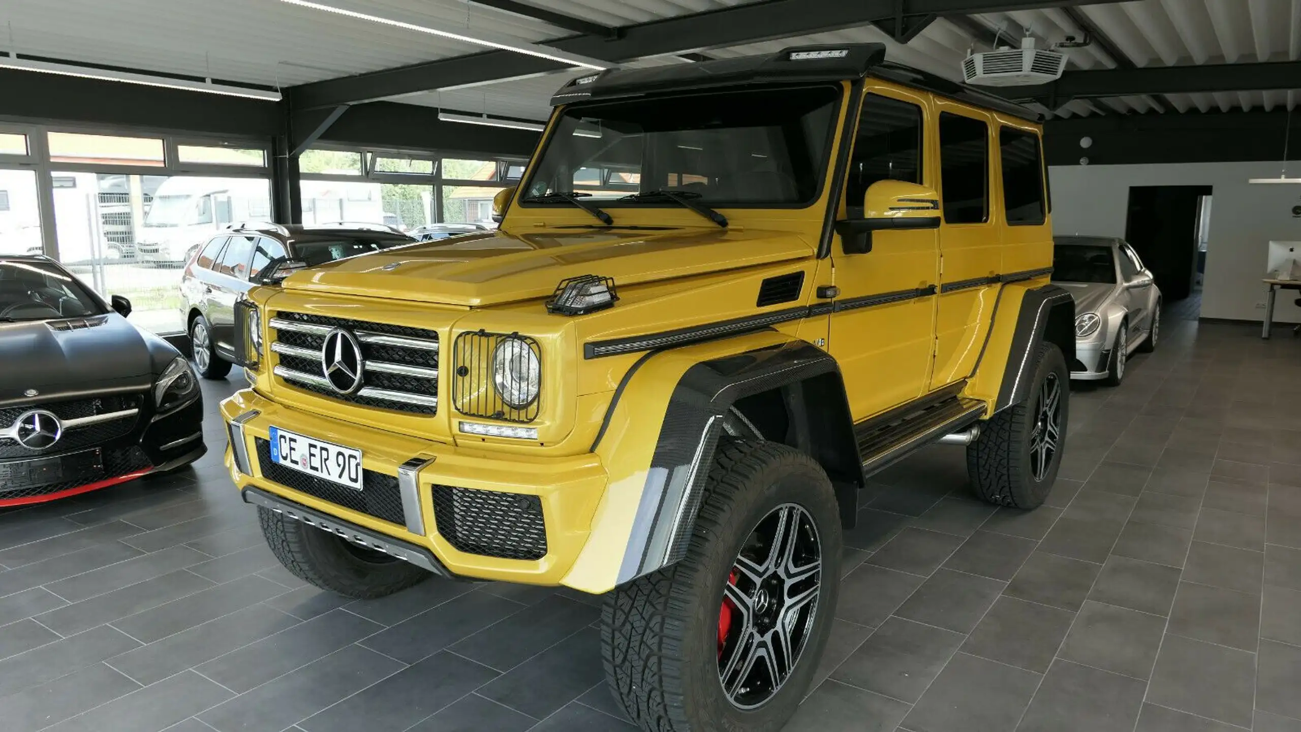 Mercedes-Benz - G 500