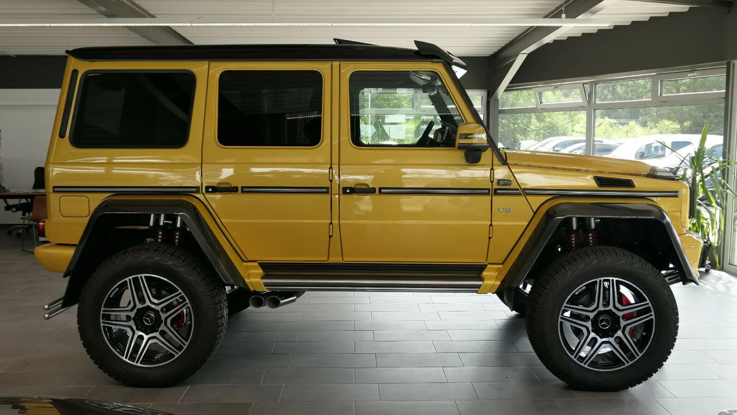 Mercedes-Benz - G 500