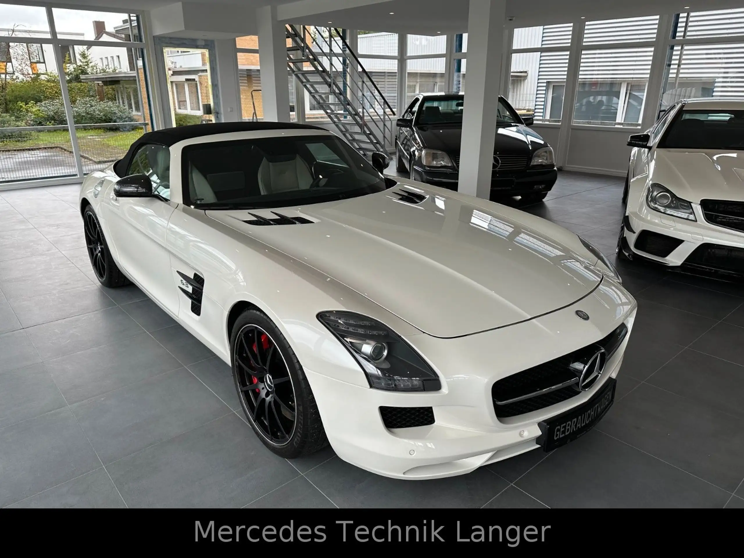 Mercedes-Benz - SLS