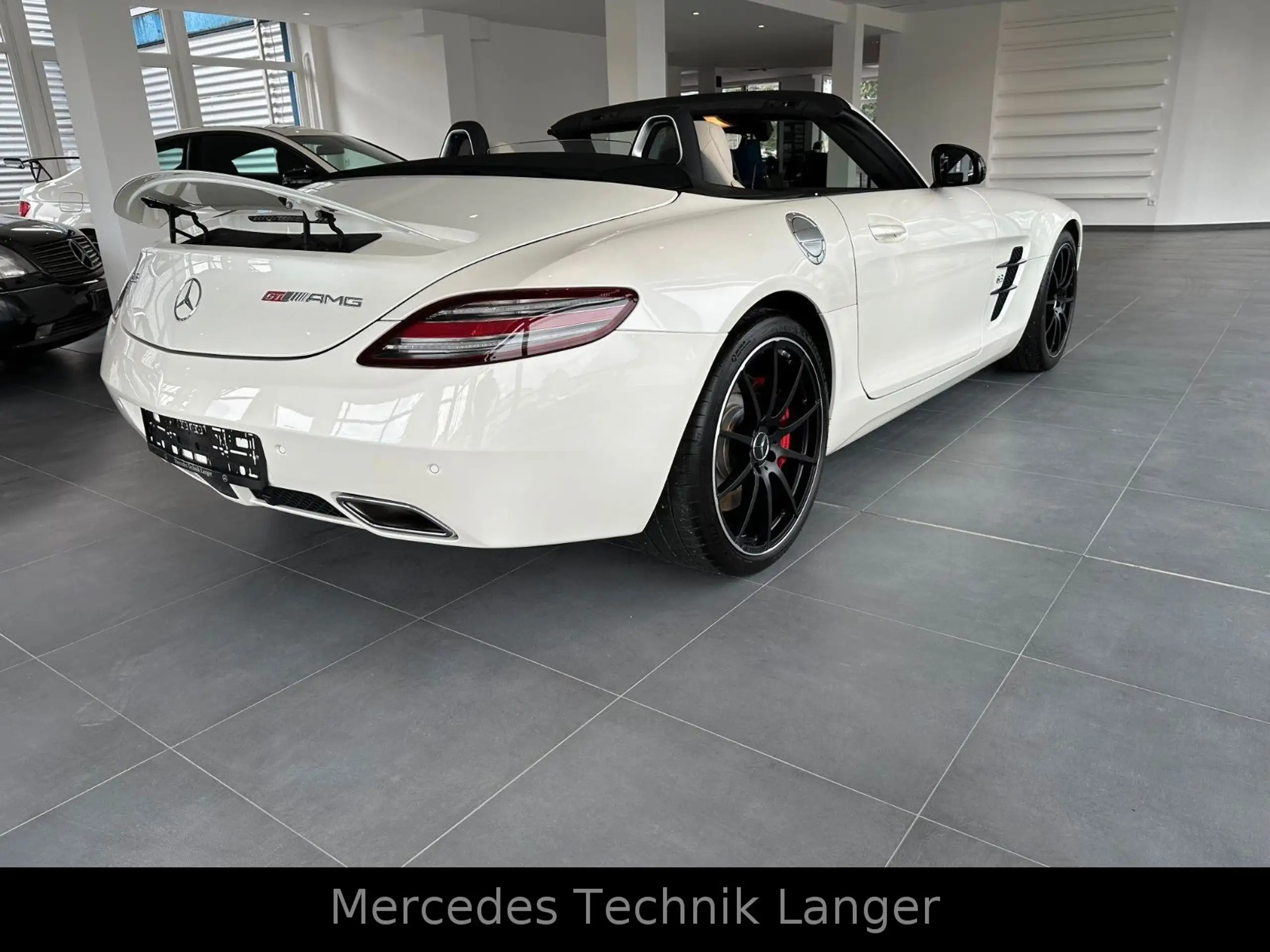 Mercedes-Benz SLS 2013