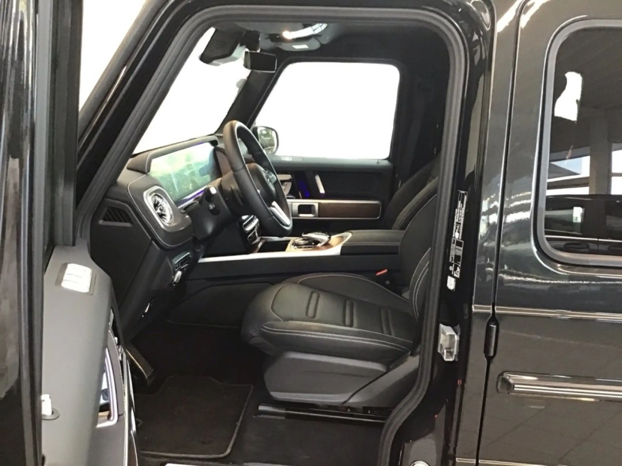 Mercedes-Benz - G 400