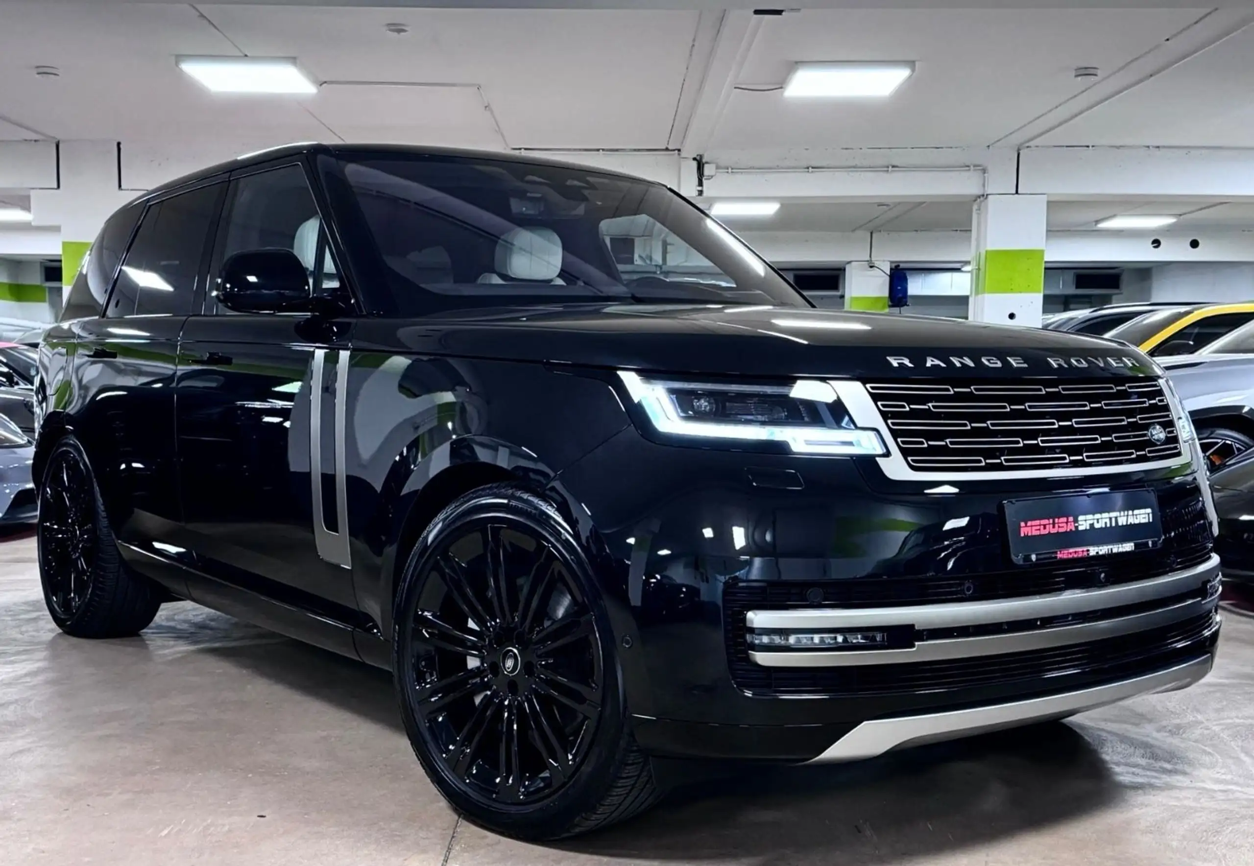 Land Rover - Range Rover