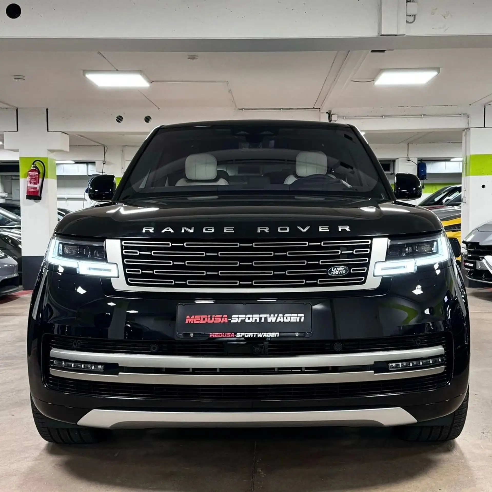 Land Rover - Range Rover