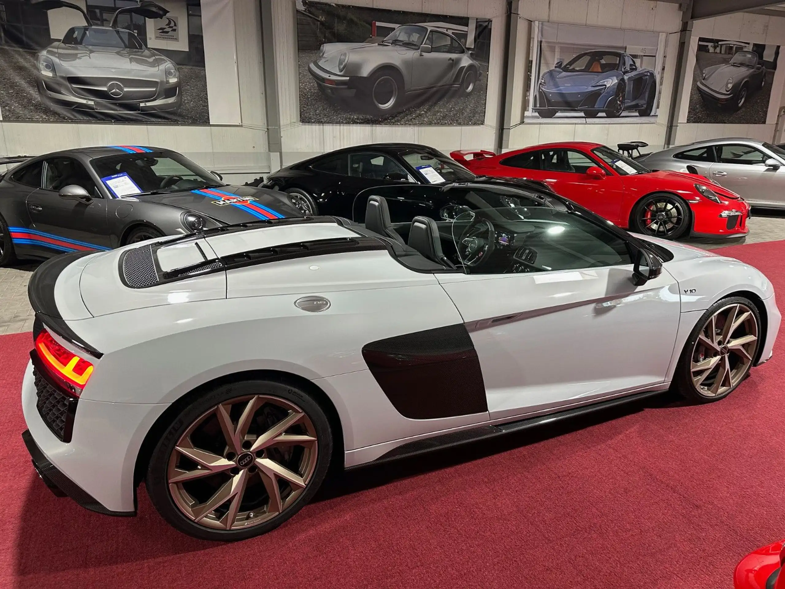 Audi - R8