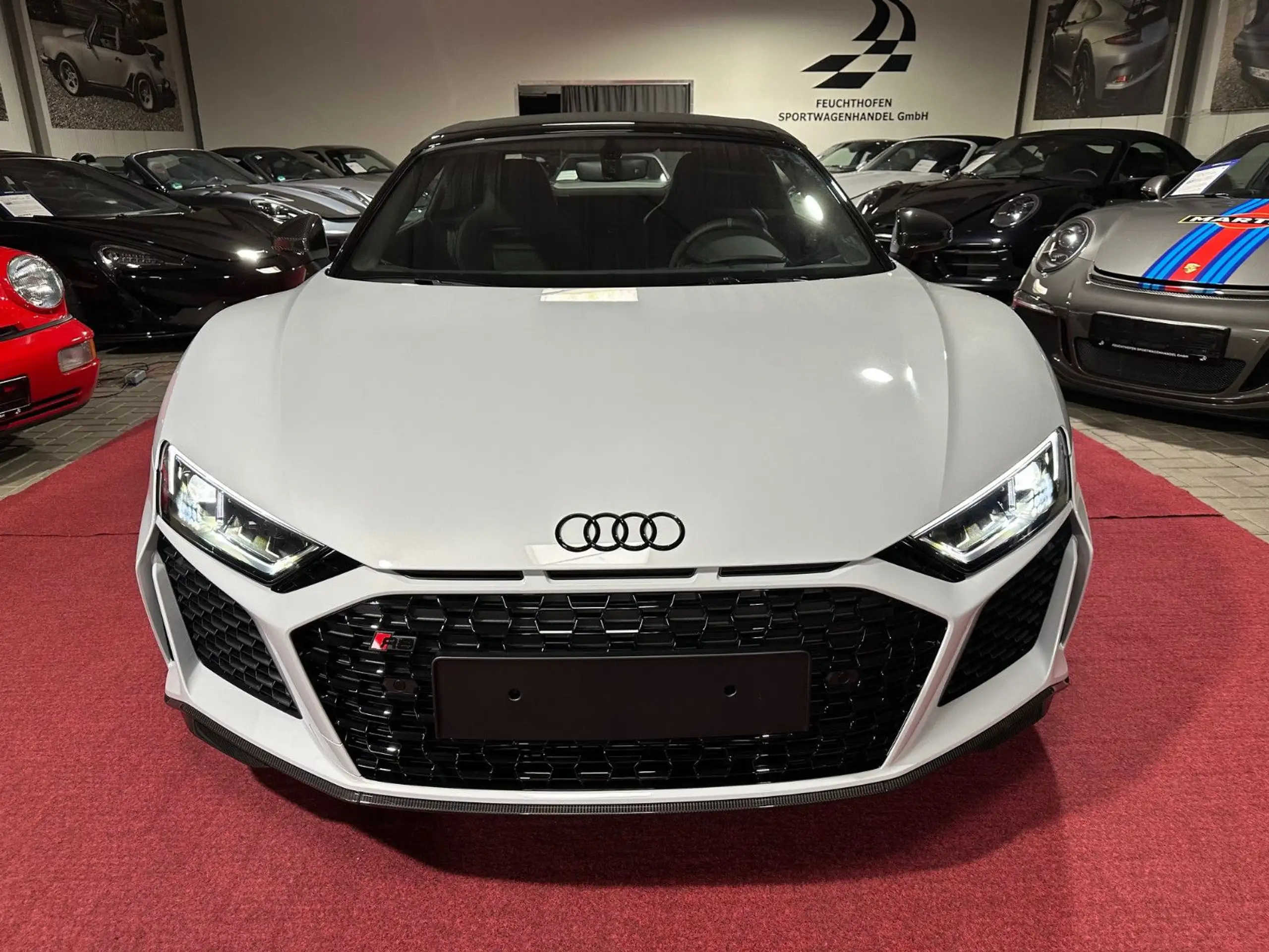 Audi - R8