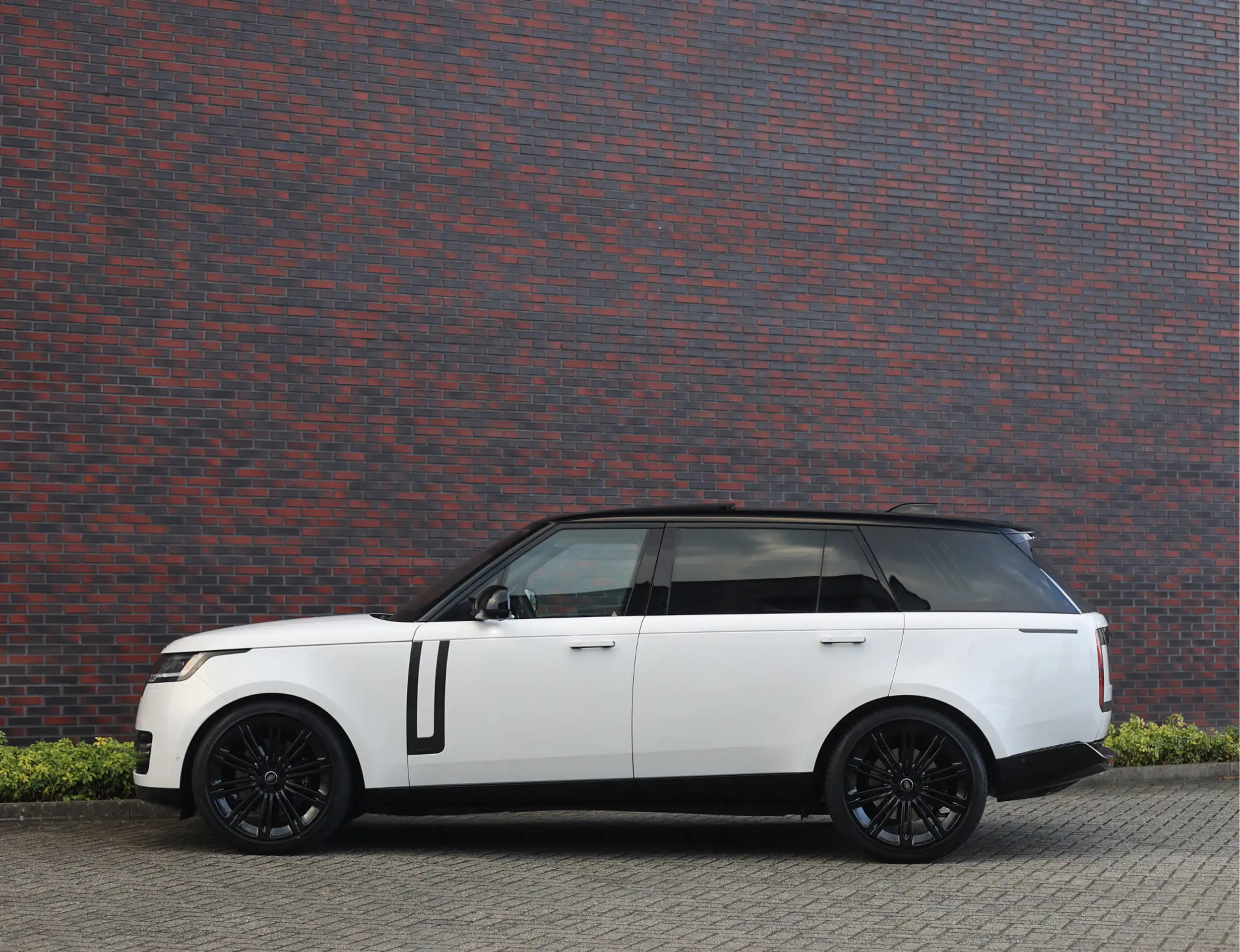 Land Rover - Range Rover