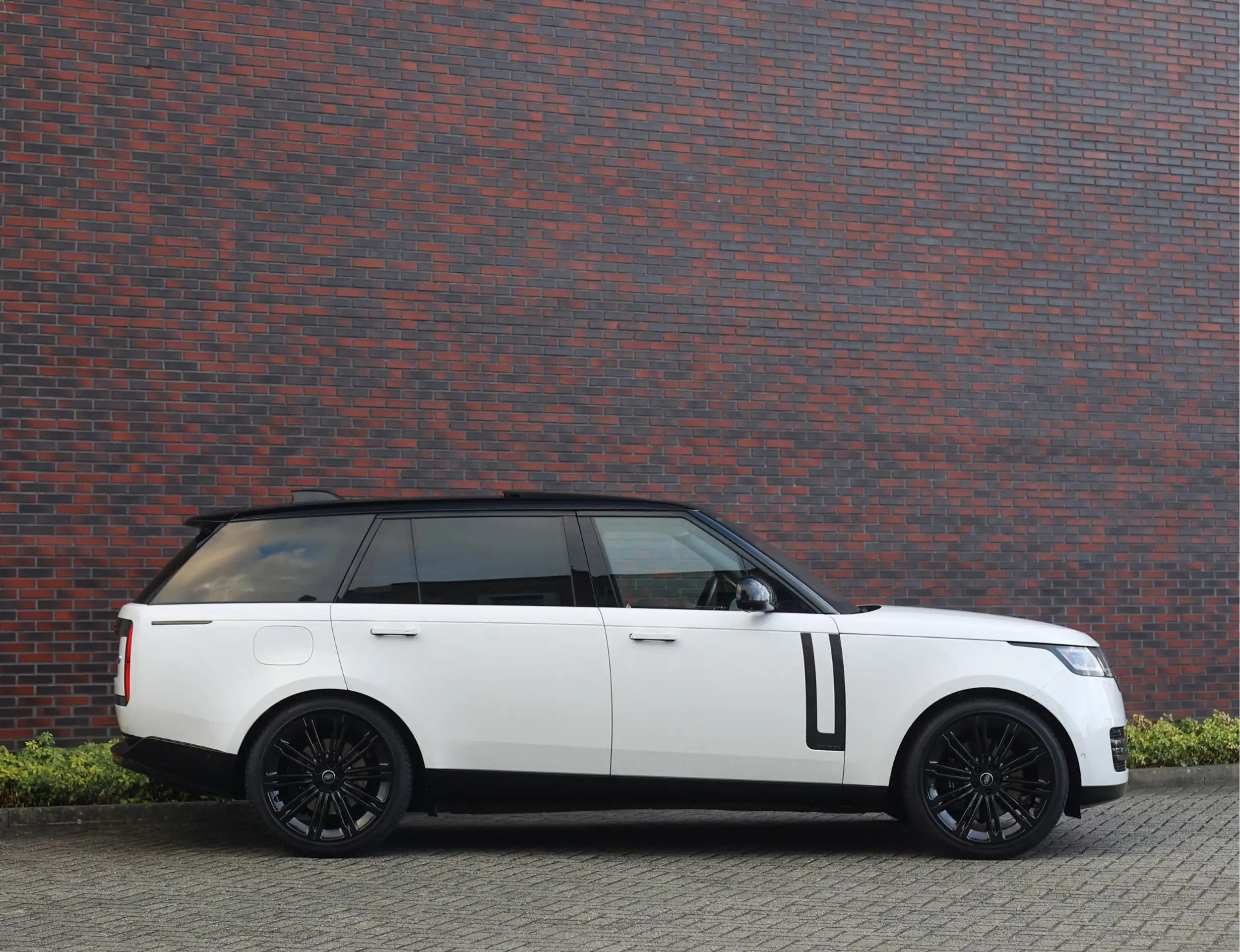 Land Rover - Range Rover