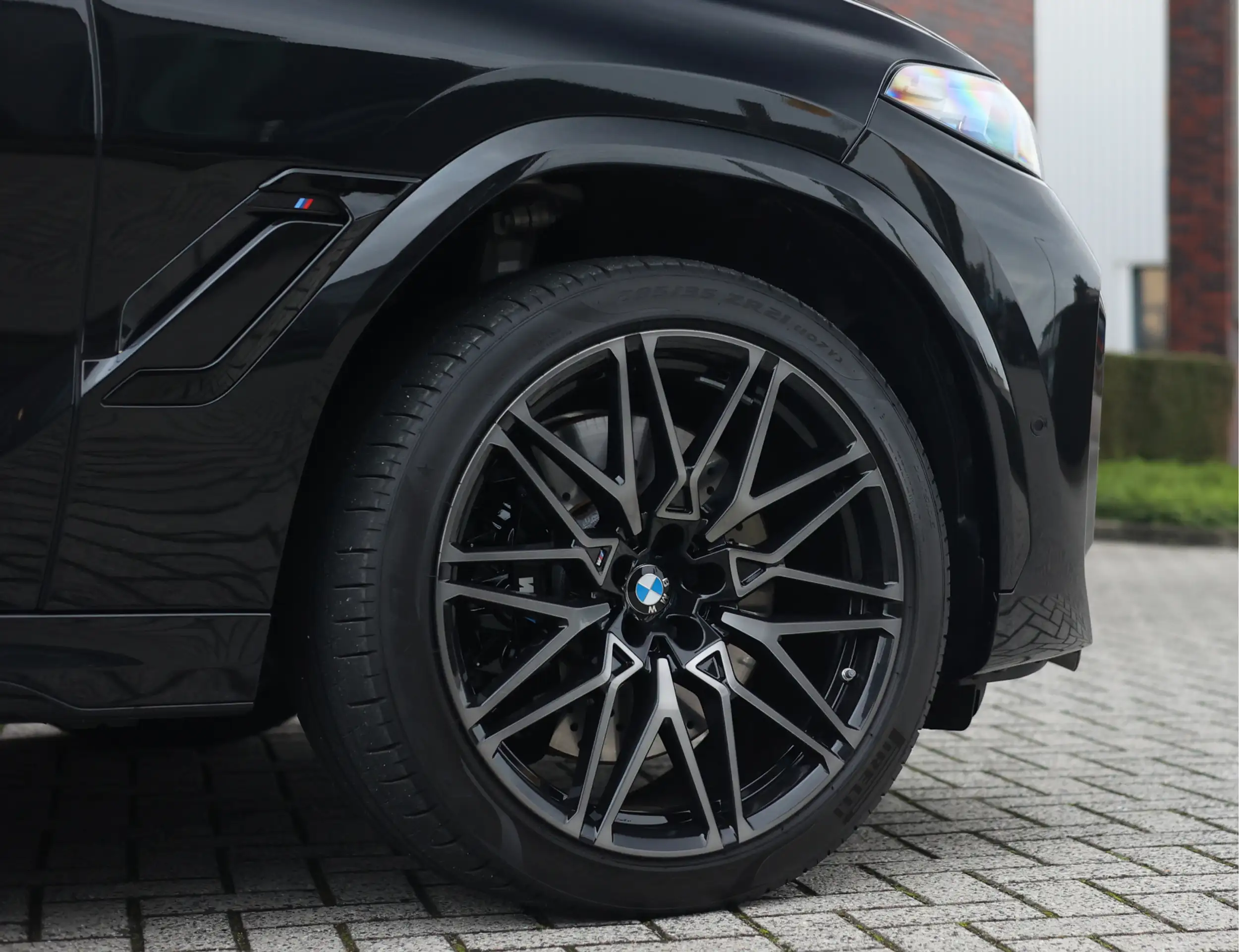 BMW - X6 M