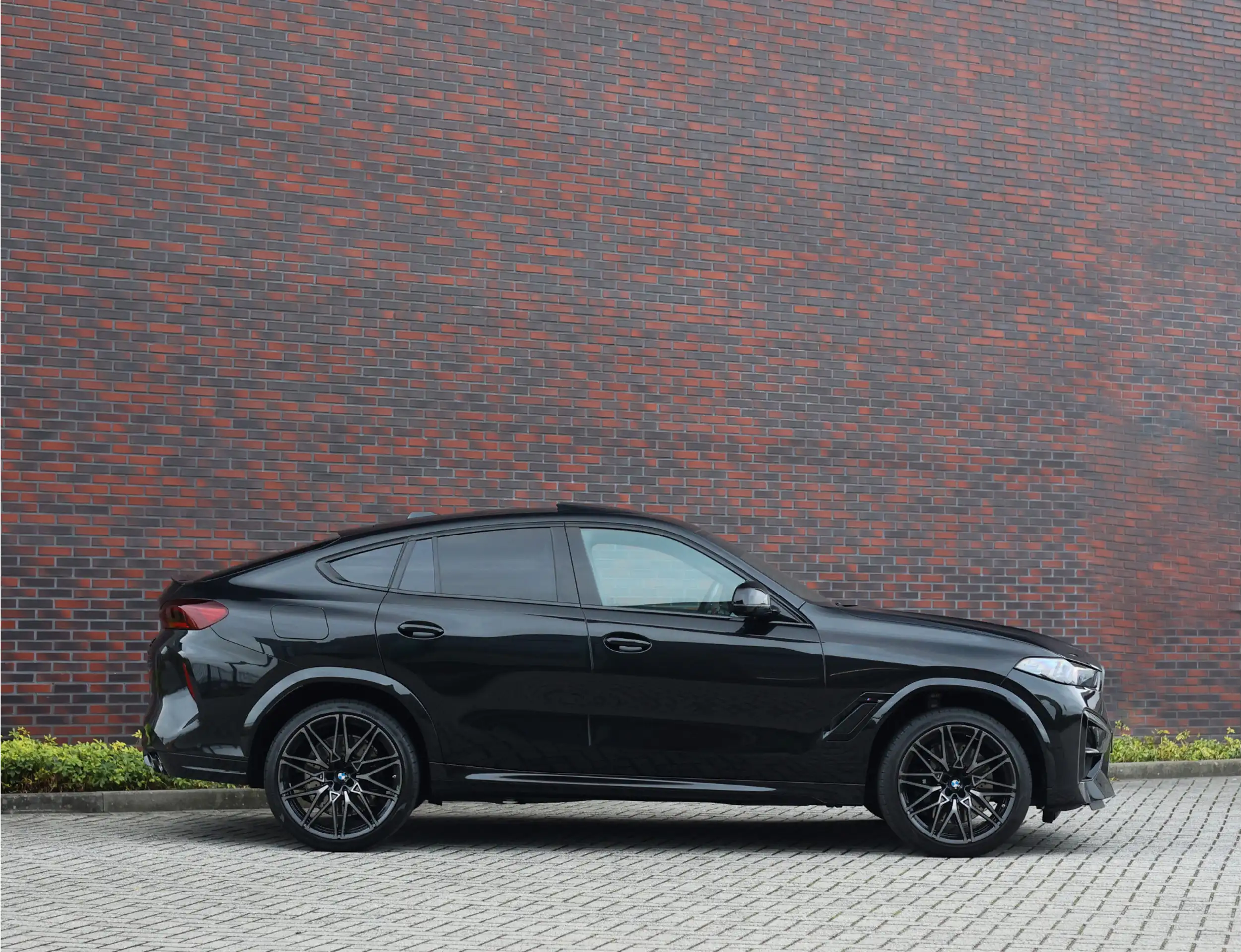 BMW - X6 M