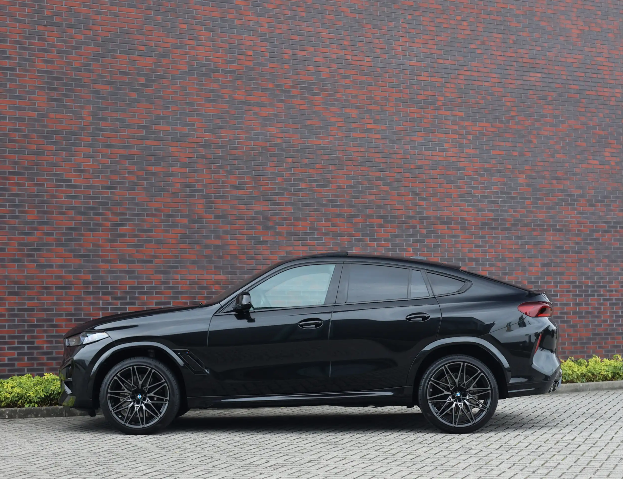 BMW - X6 M