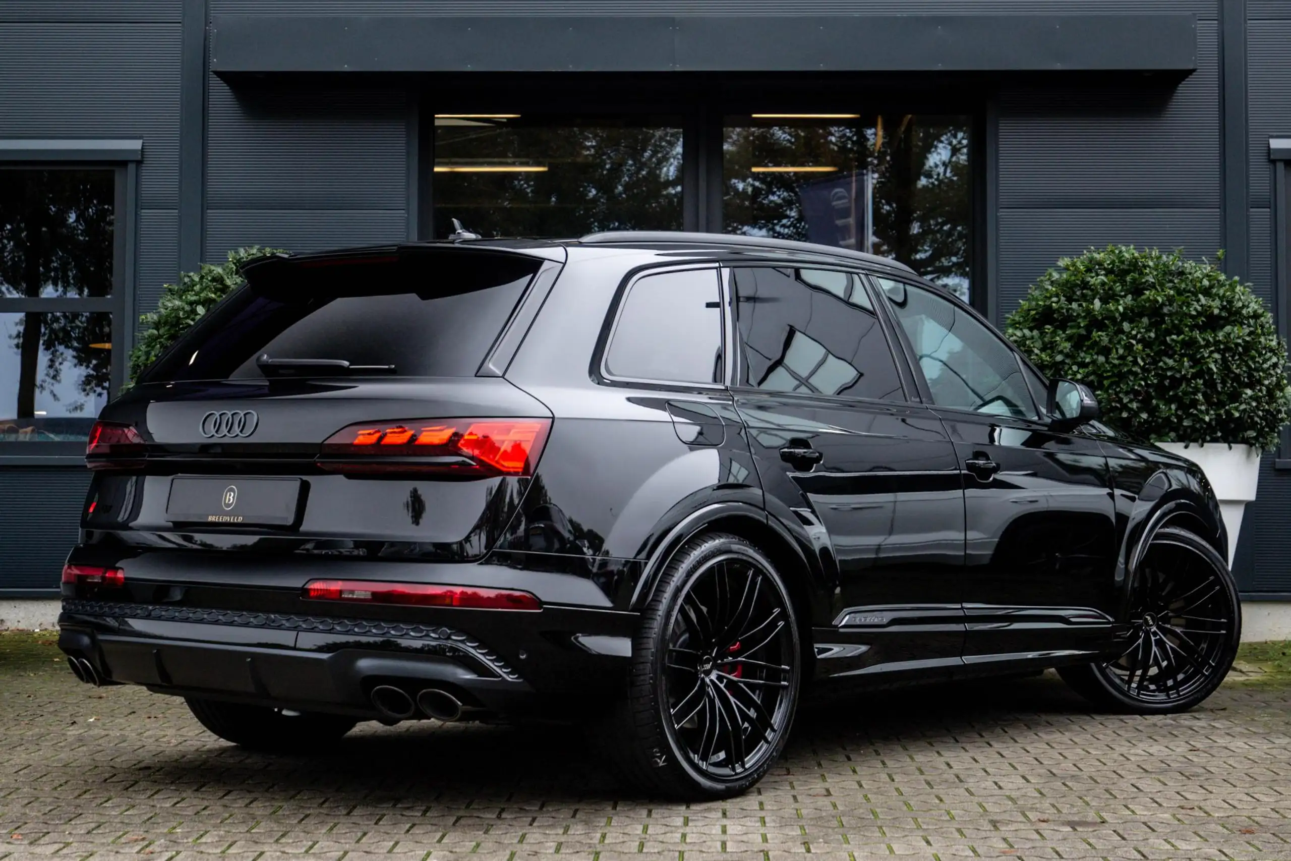 Audi - SQ7