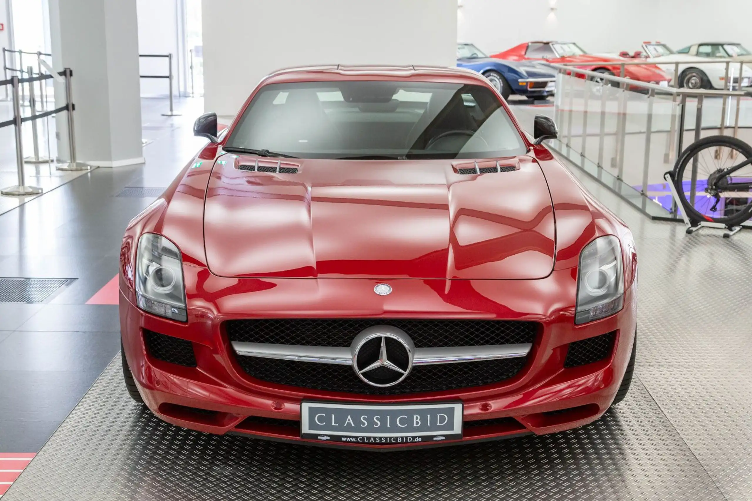 Mercedes-Benz - SLS