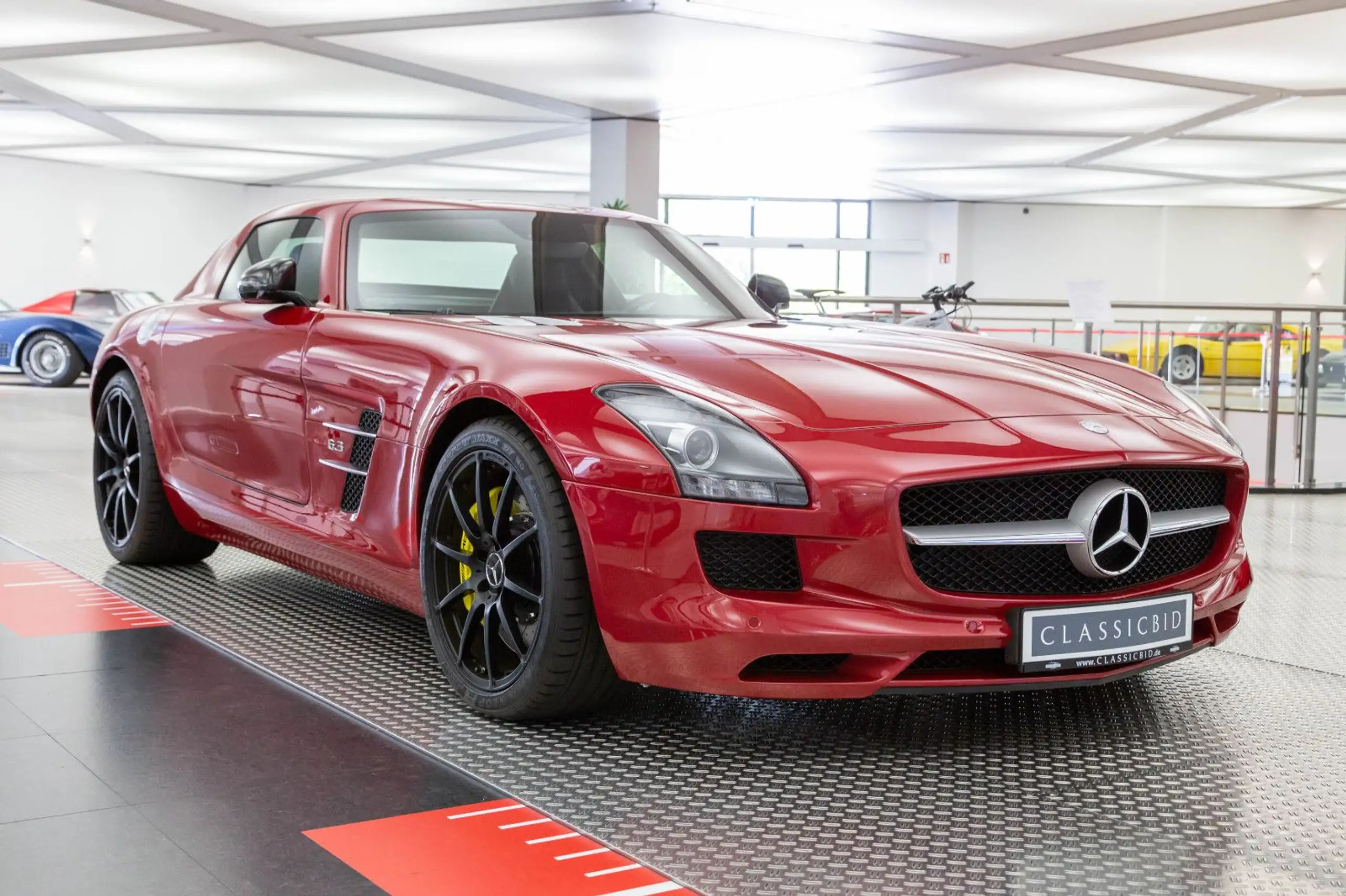 Mercedes-Benz - SLS