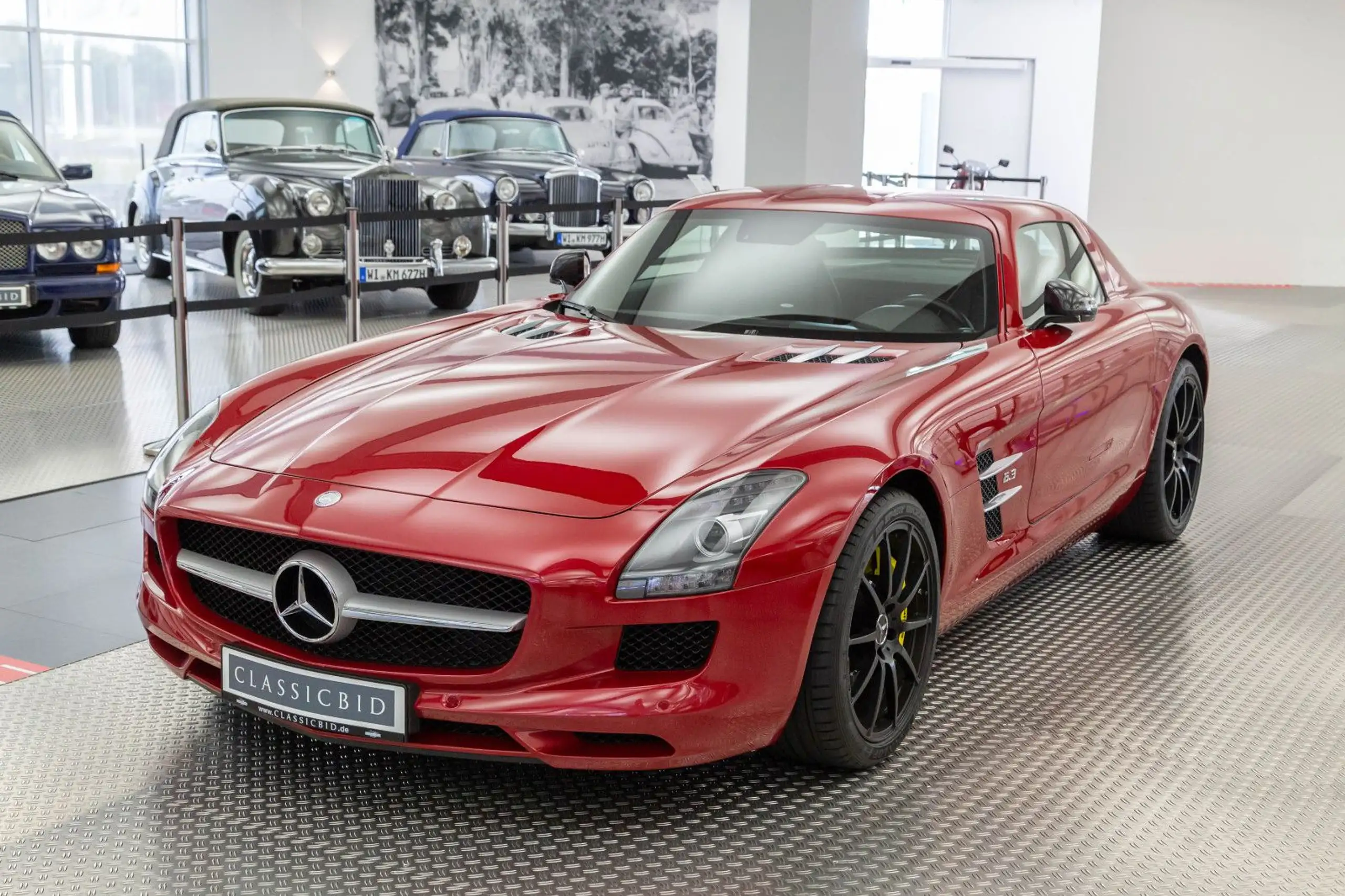 Mercedes-Benz - SLS