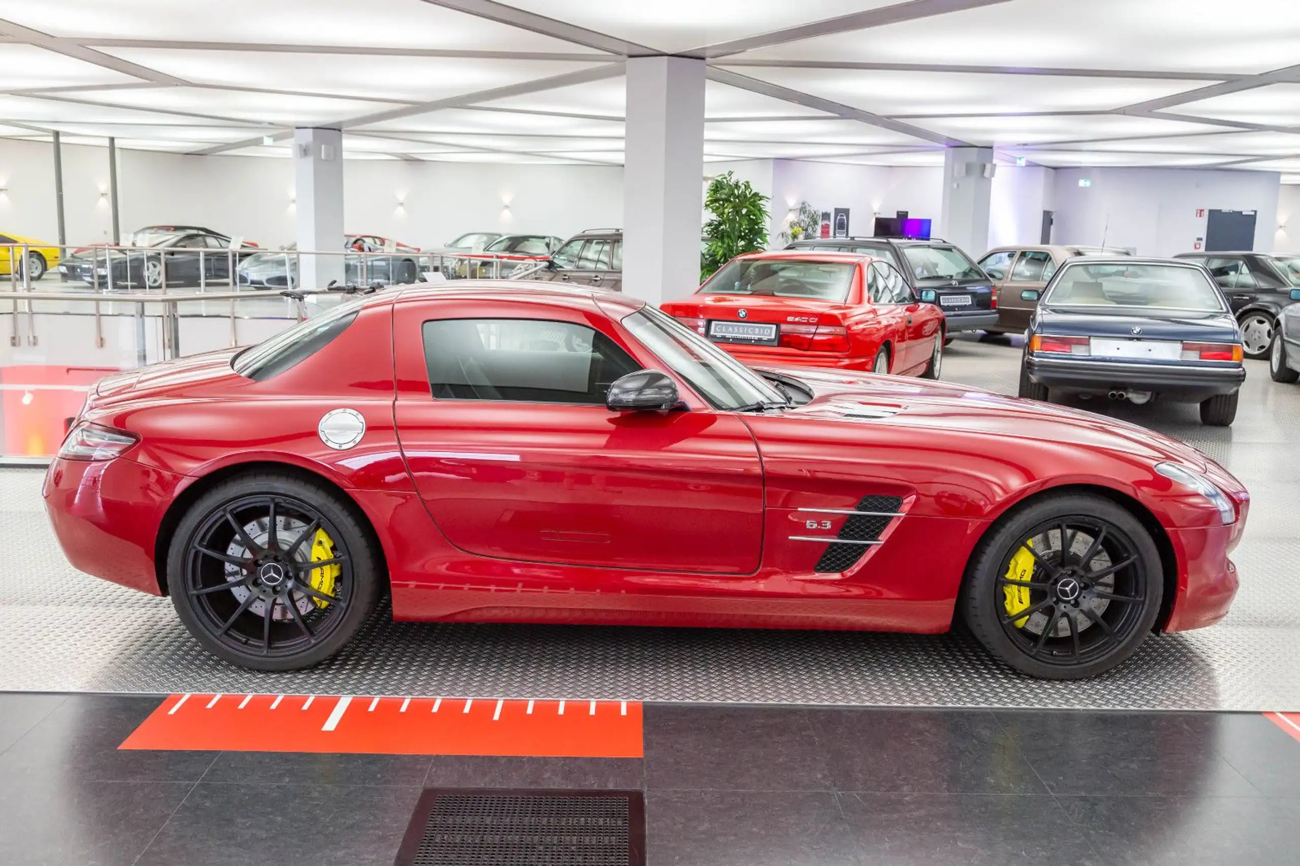 Mercedes-Benz - SLS