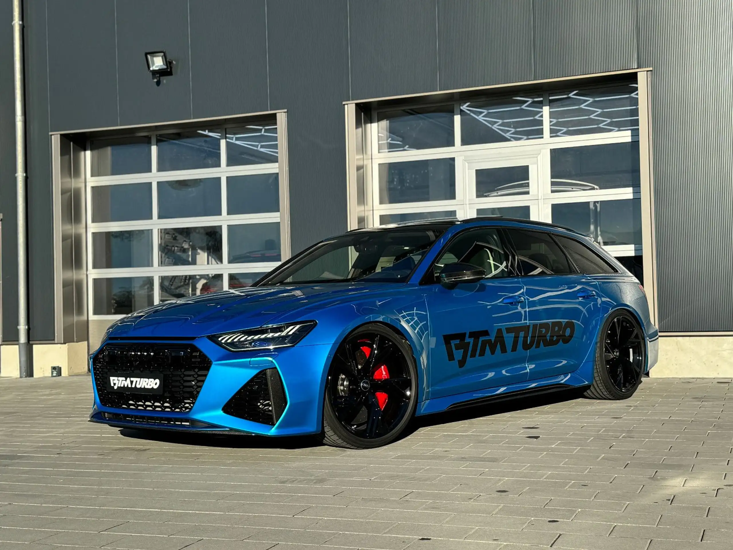 Audi - RS6