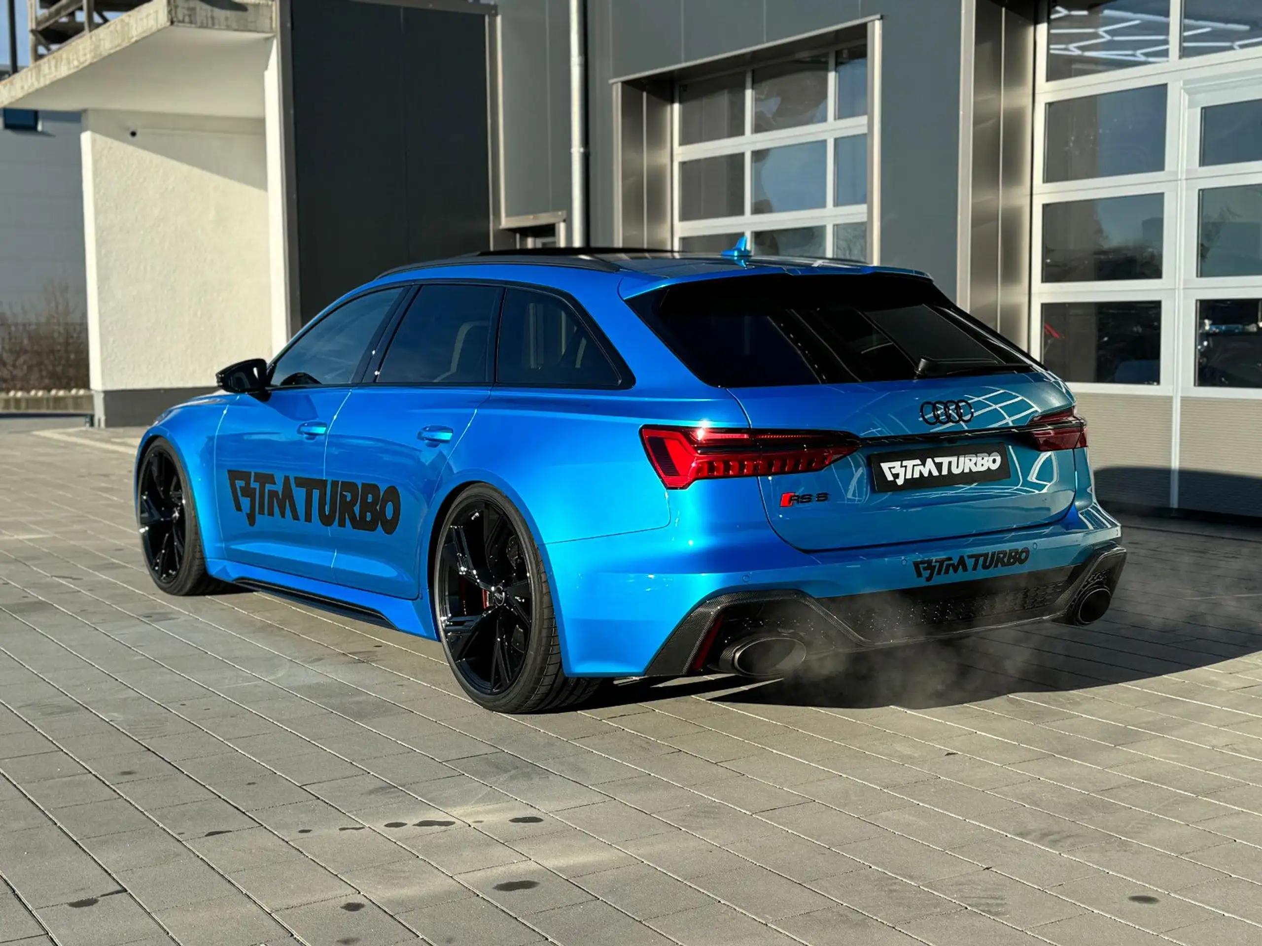 Audi - RS6