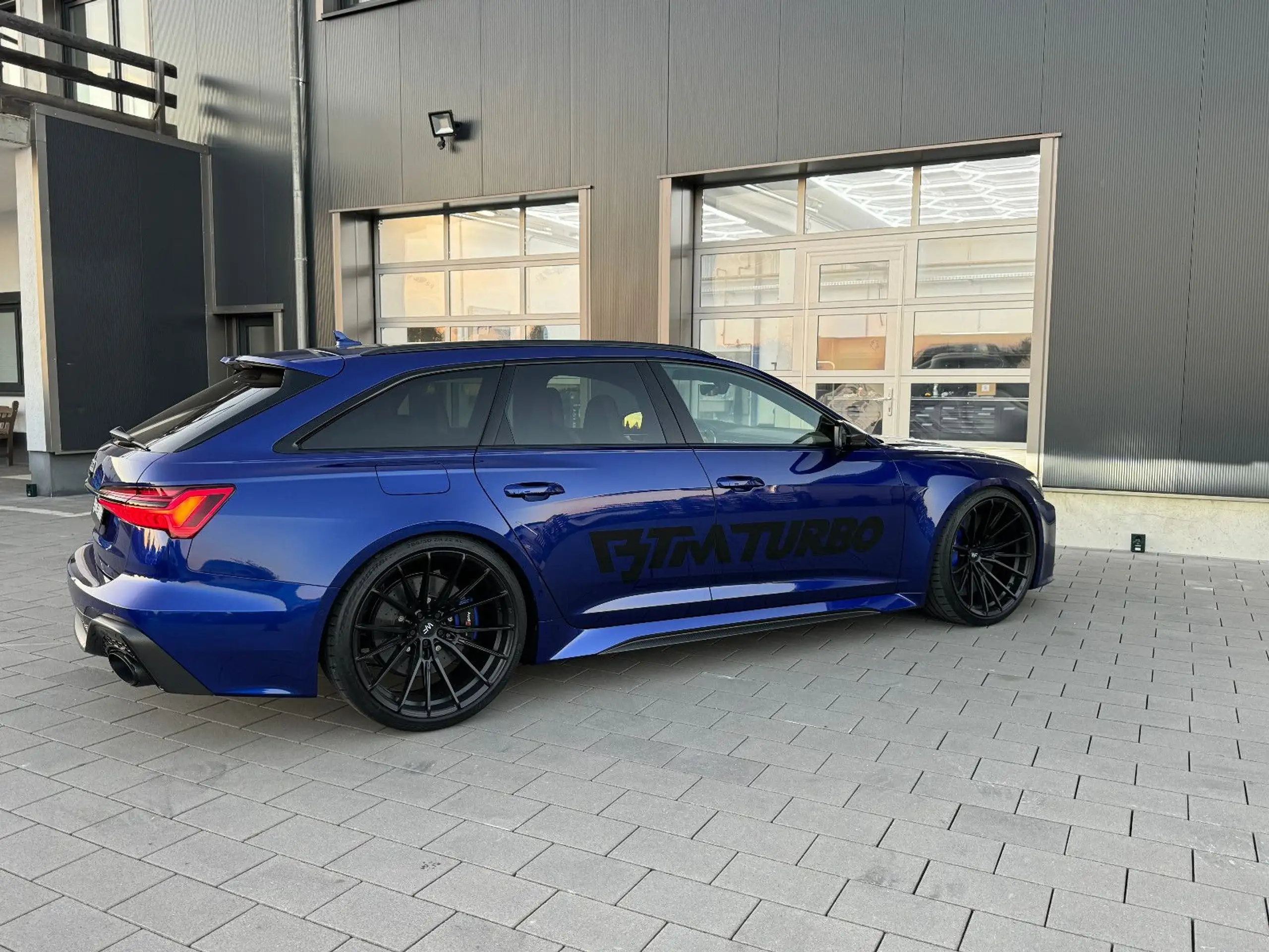 Audi - RS6