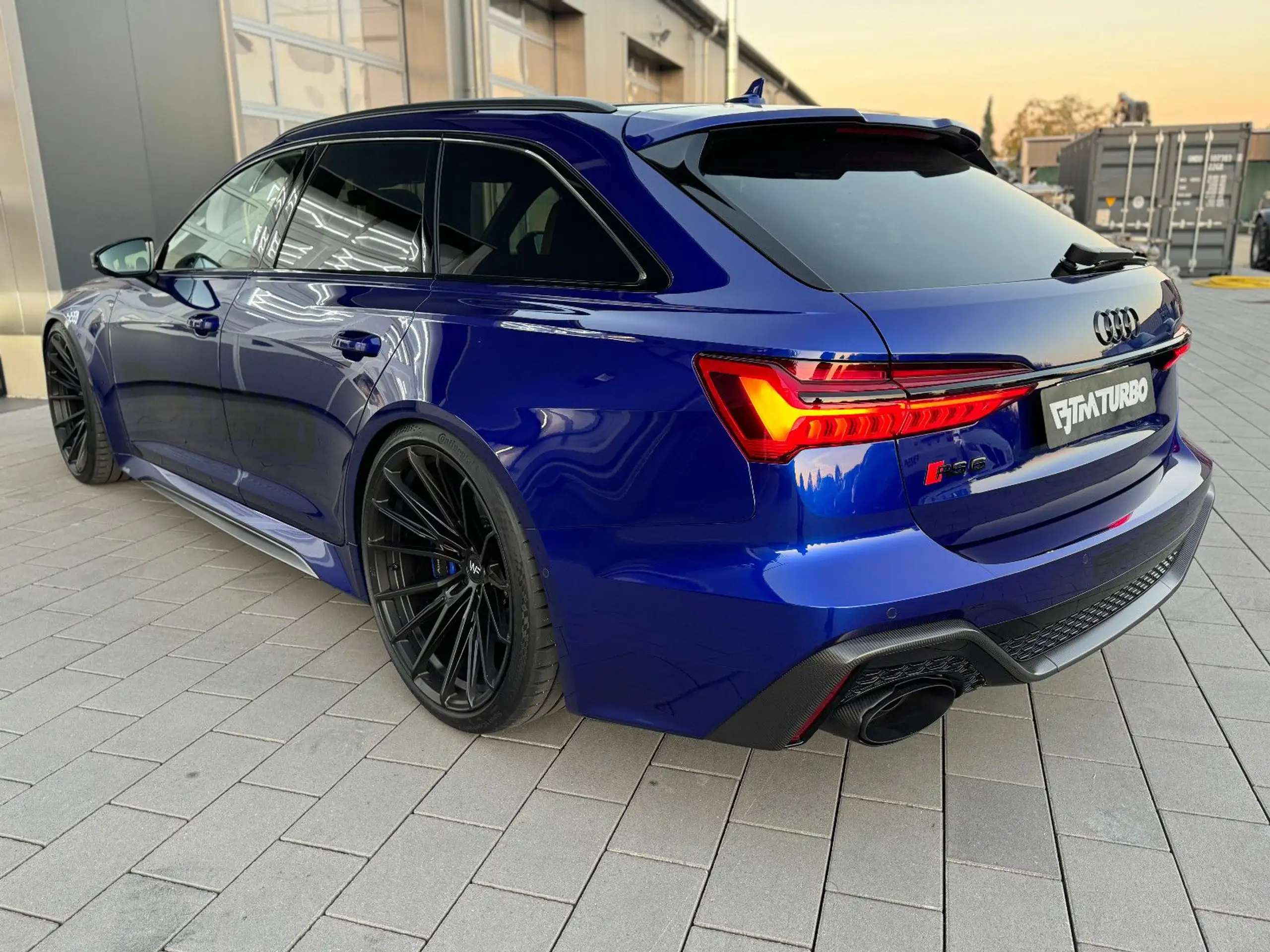 Audi - RS6