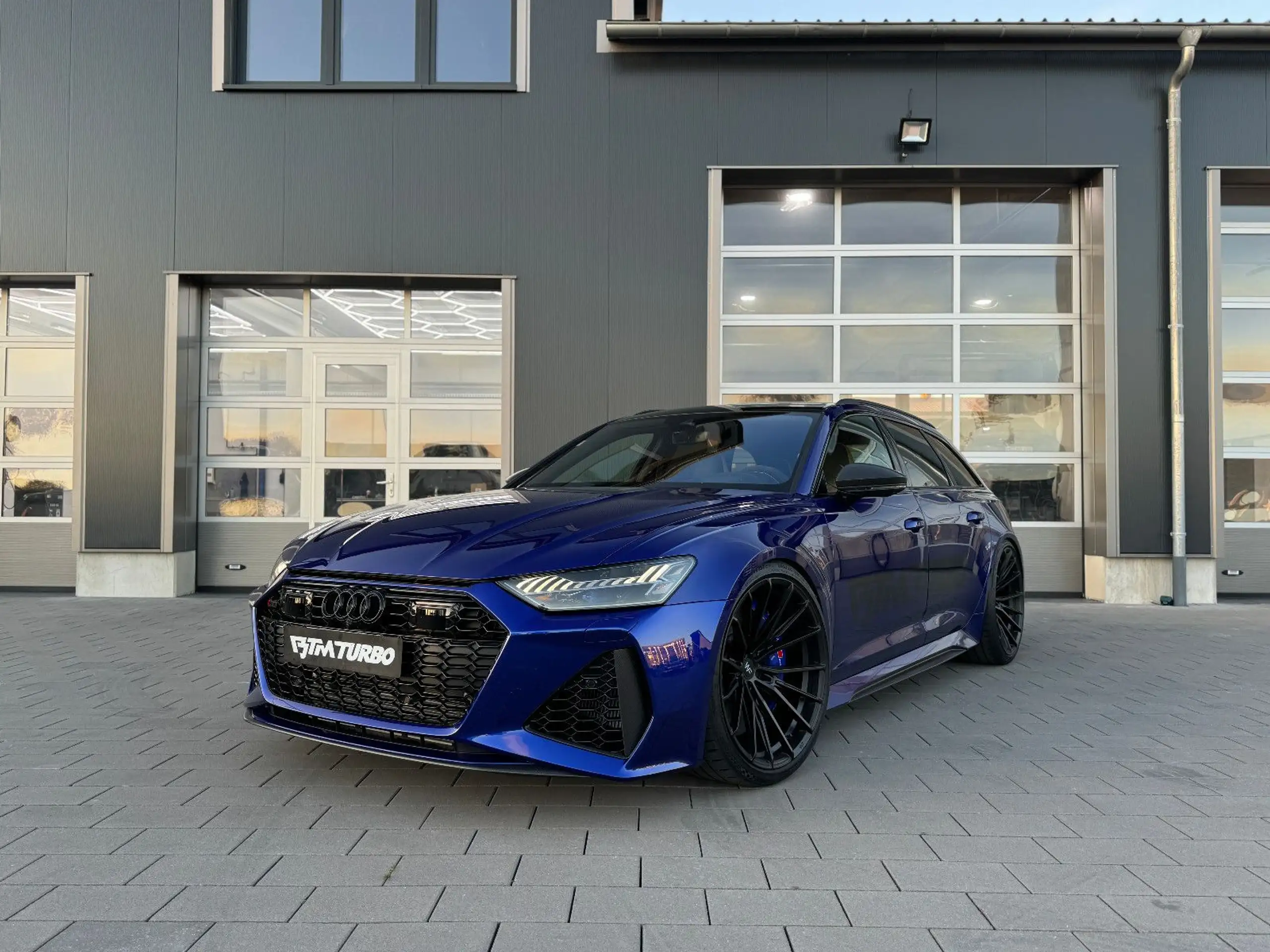 Audi - RS6