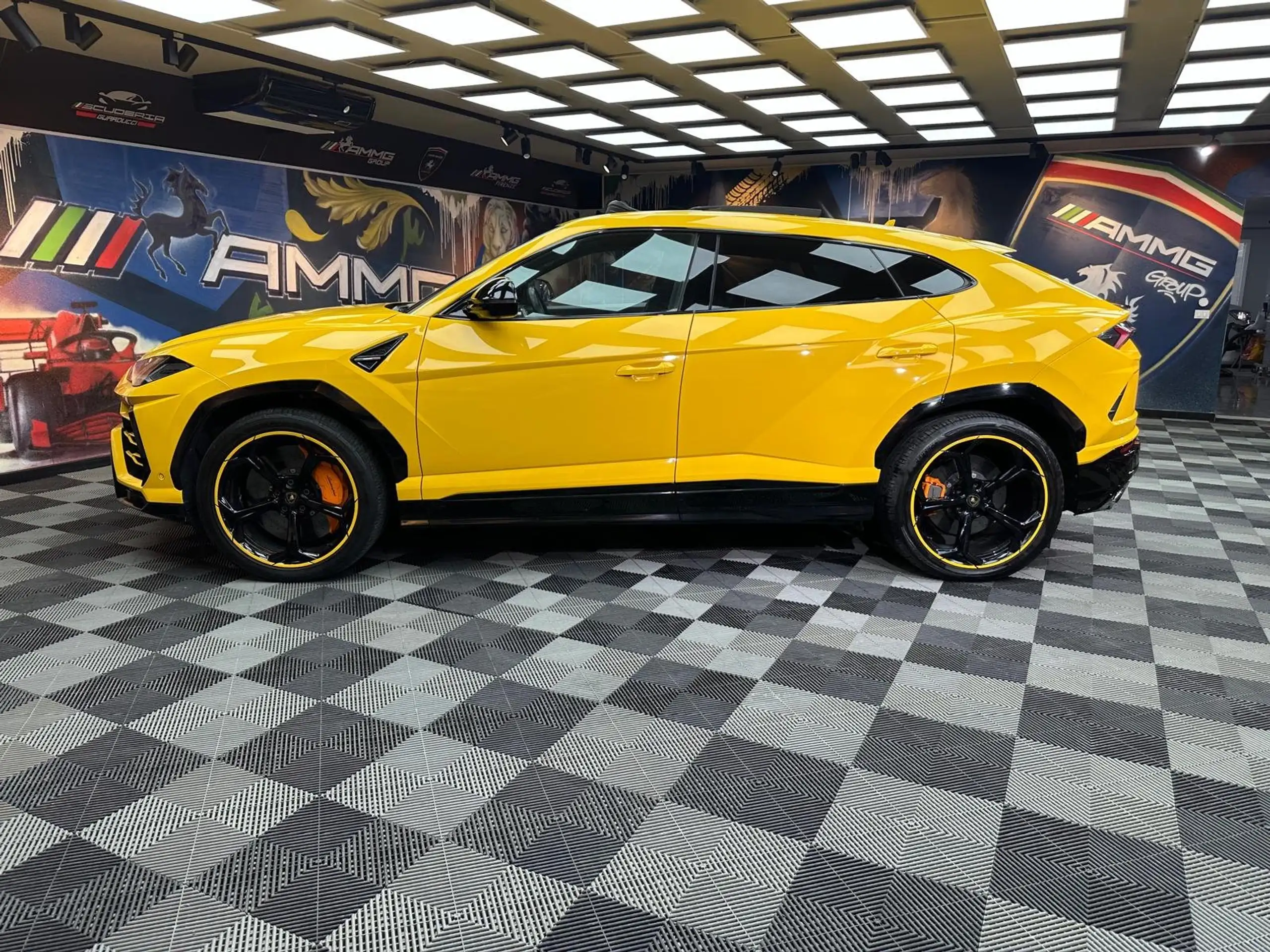 Lamborghini - Urus