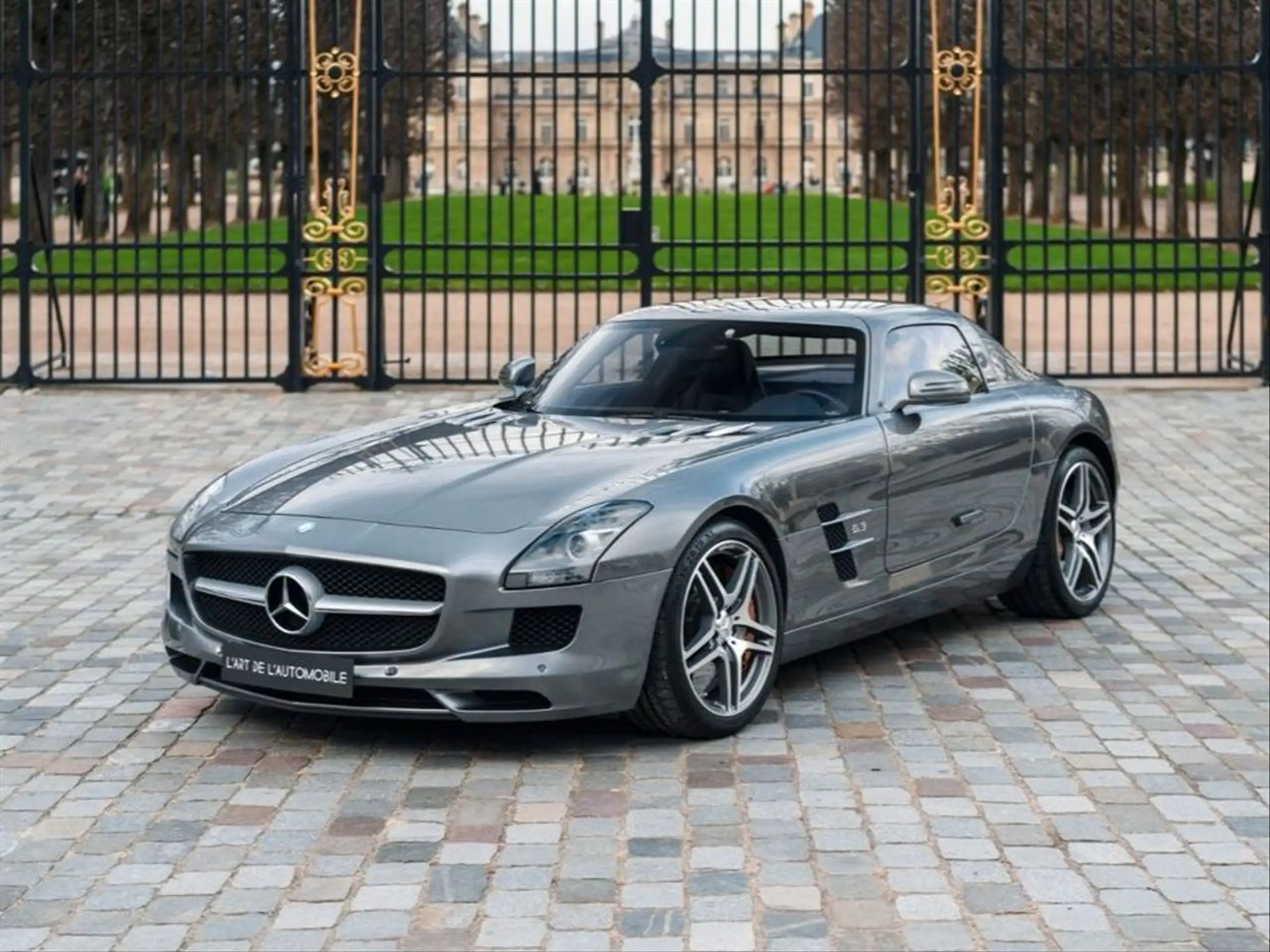 Mercedes-Benz - SLS