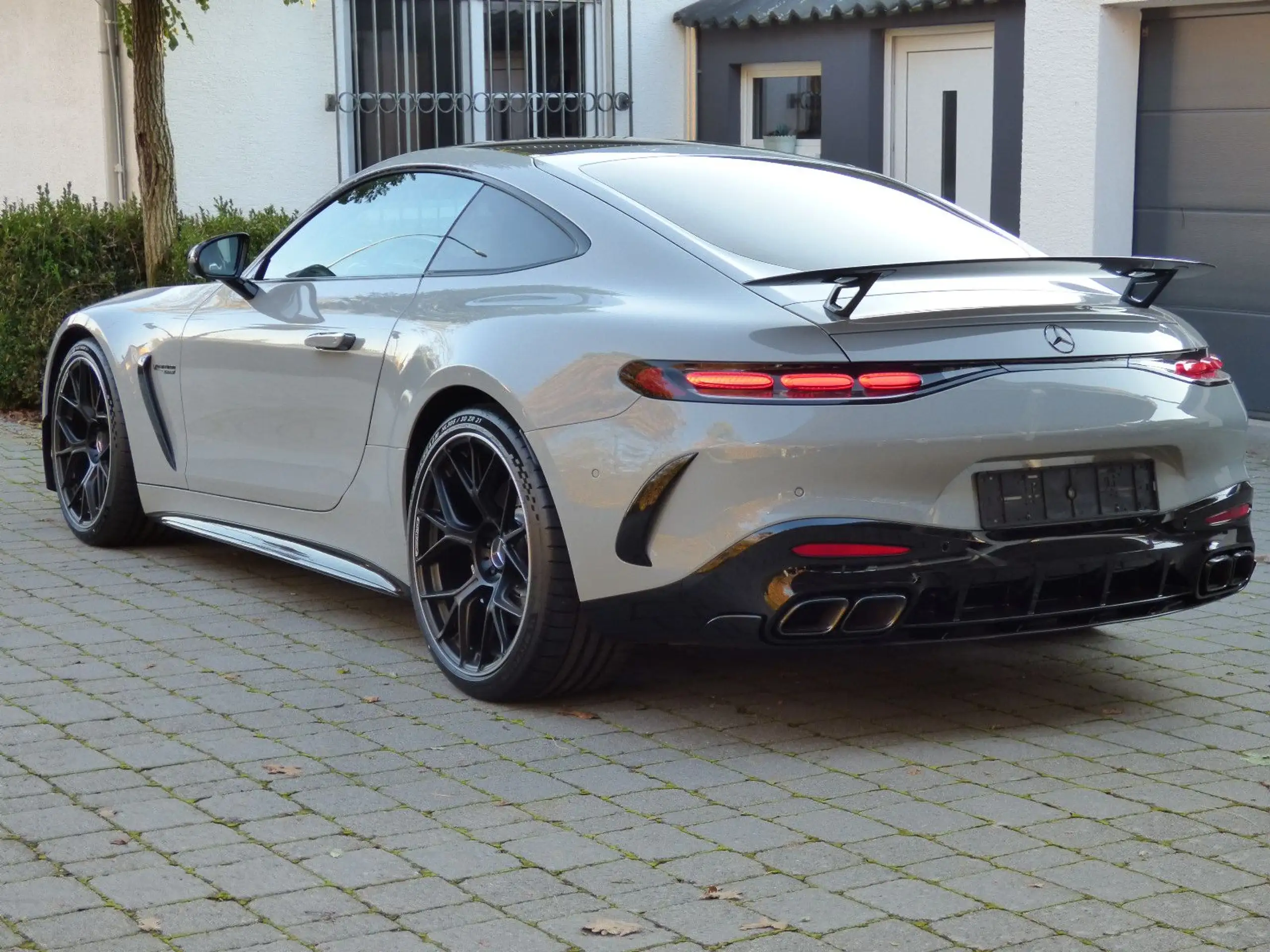 Mercedes-Benz - AMG GT